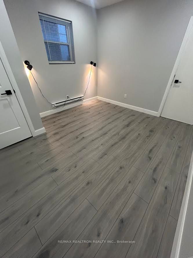 485 Oriole Parkway Main Property Photo 17