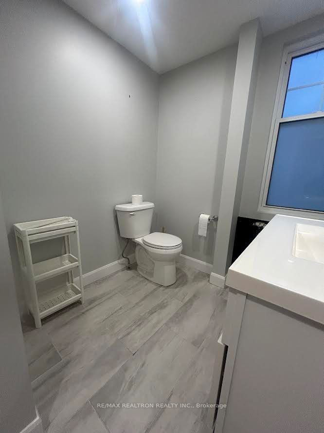 485 Oriole Parkway Main Property Photo 18