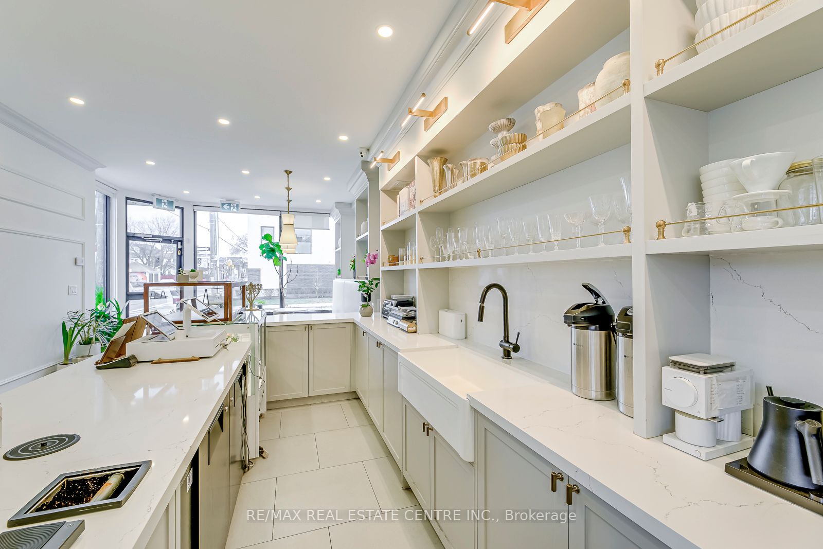 569 Crawford Street Property Photo 6