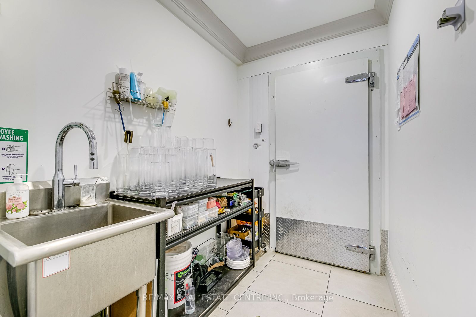 569 Crawford Street Property Photo 8