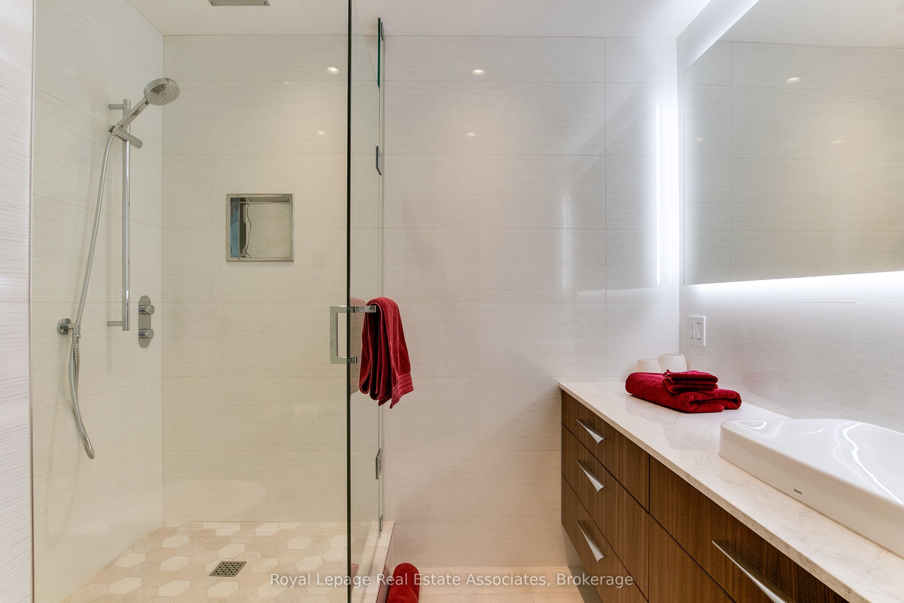 90 Stadium Road 1002 Property Photo 34