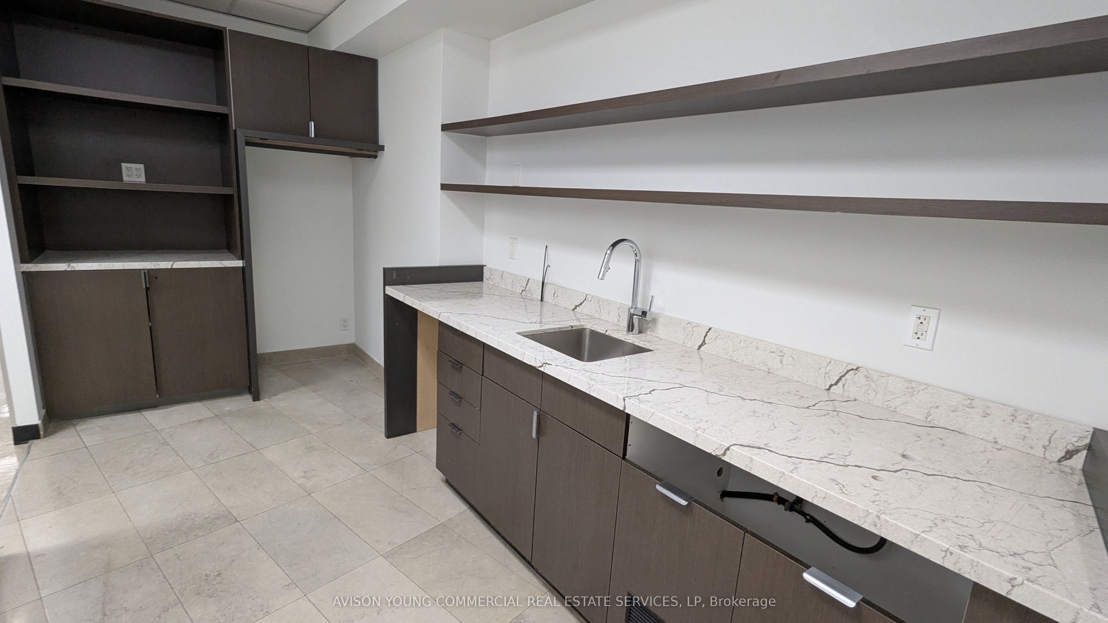 170 University Avenue 1100 Property Photo 11