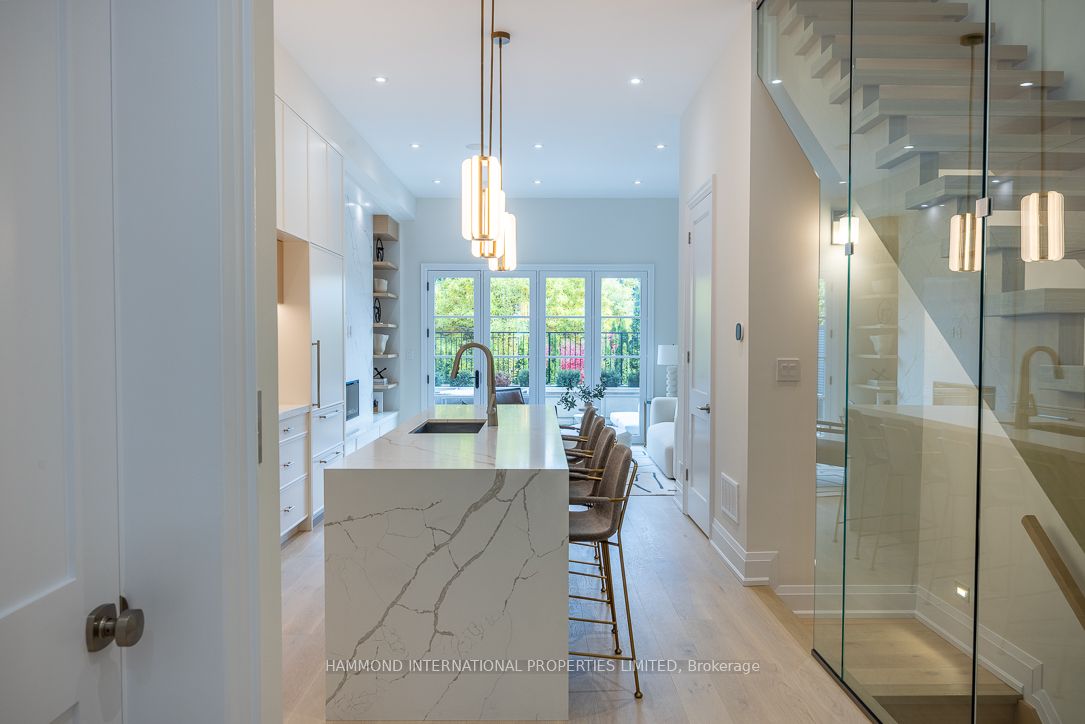 1177 Avenue Road Property Photo 1