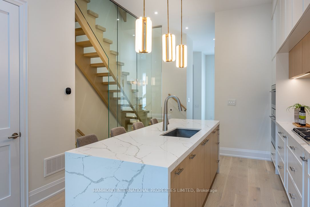 1177 Avenue Road Property Photo 9