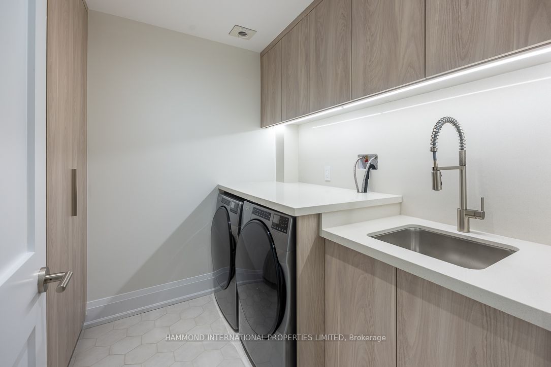 1177 Avenue Road Property Photo 32