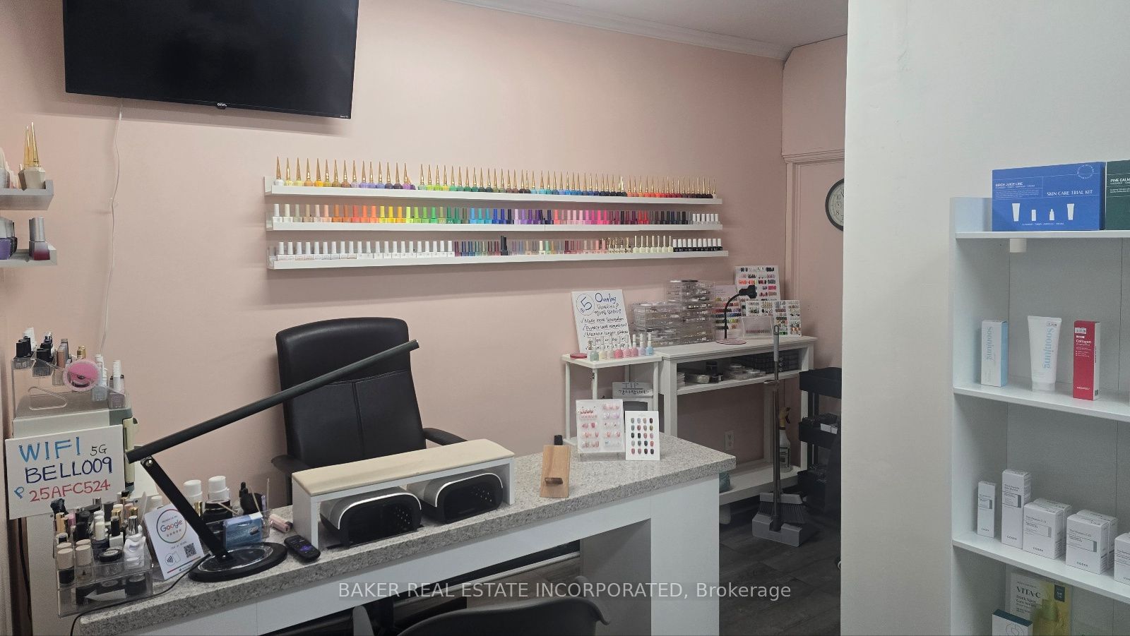 620 Bloor Street W 2nd Floor