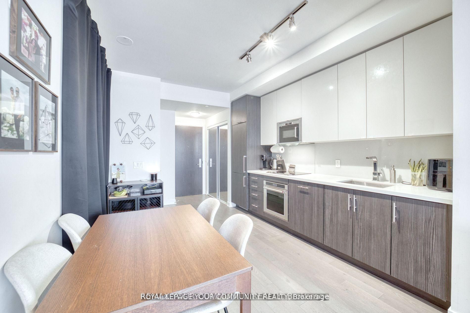330 Richmond Street W 1711 Property Photo 11