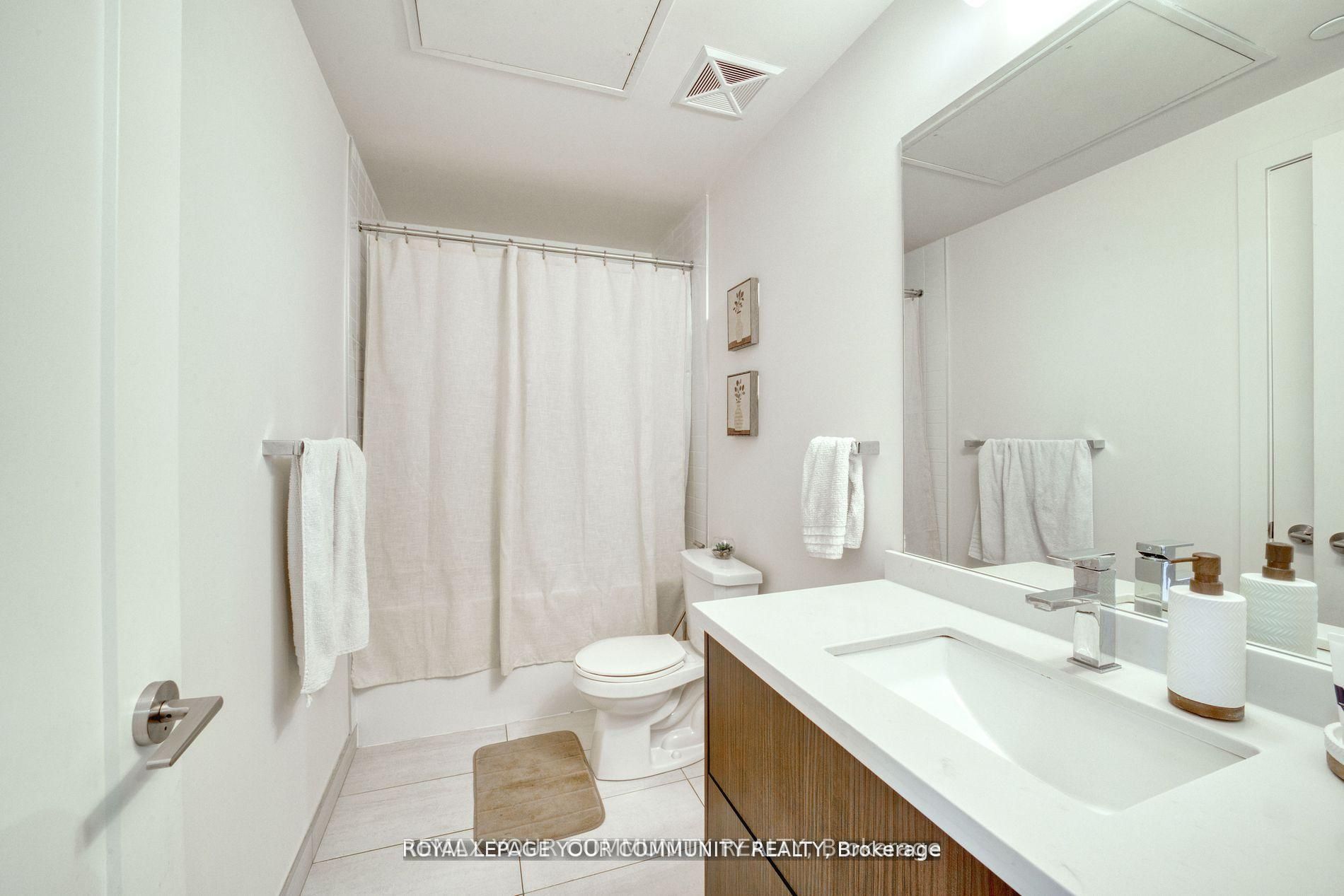 330 Richmond Street W 1711 Property Photo 16