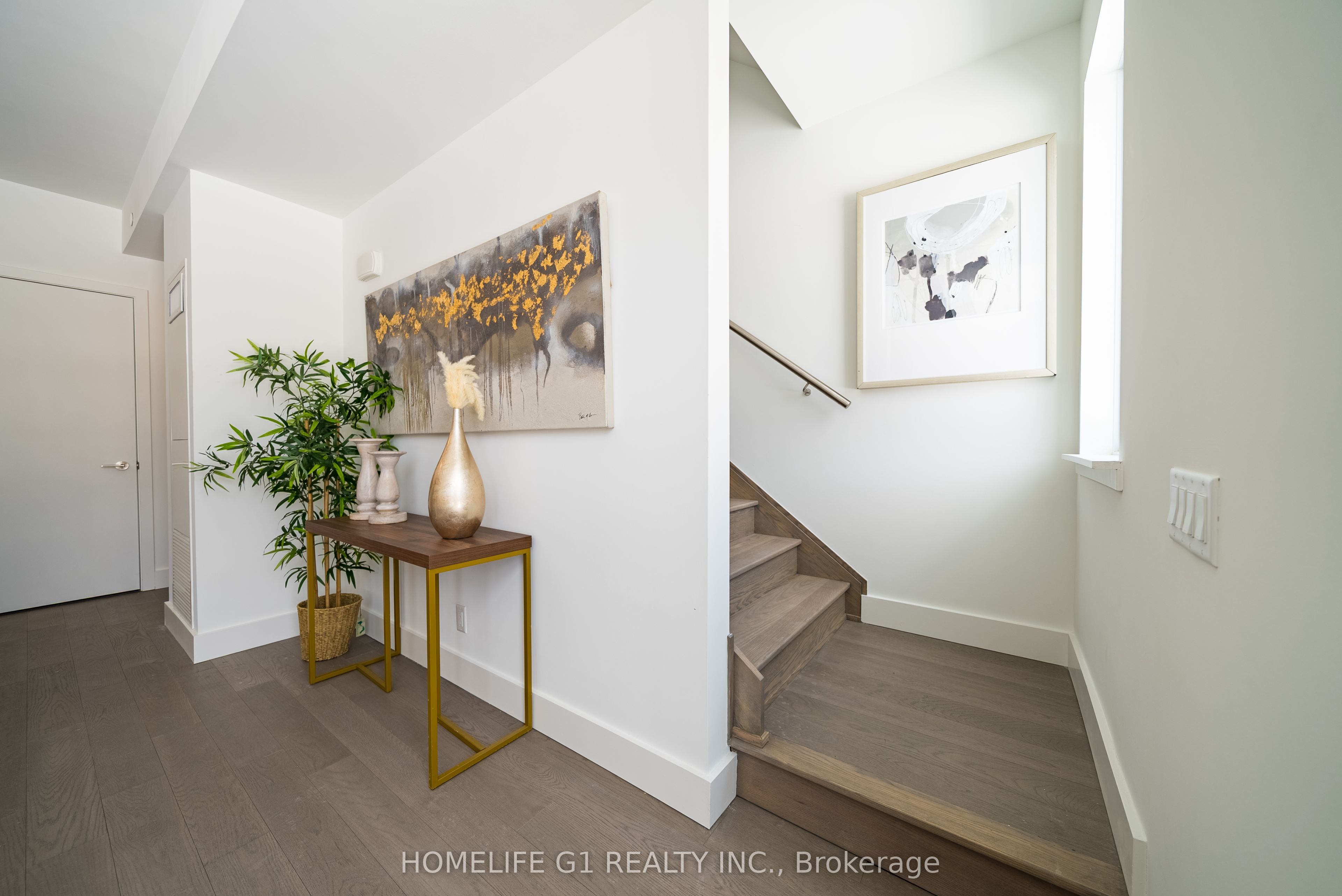6 Greenbriar Road 116 Property Photo 2