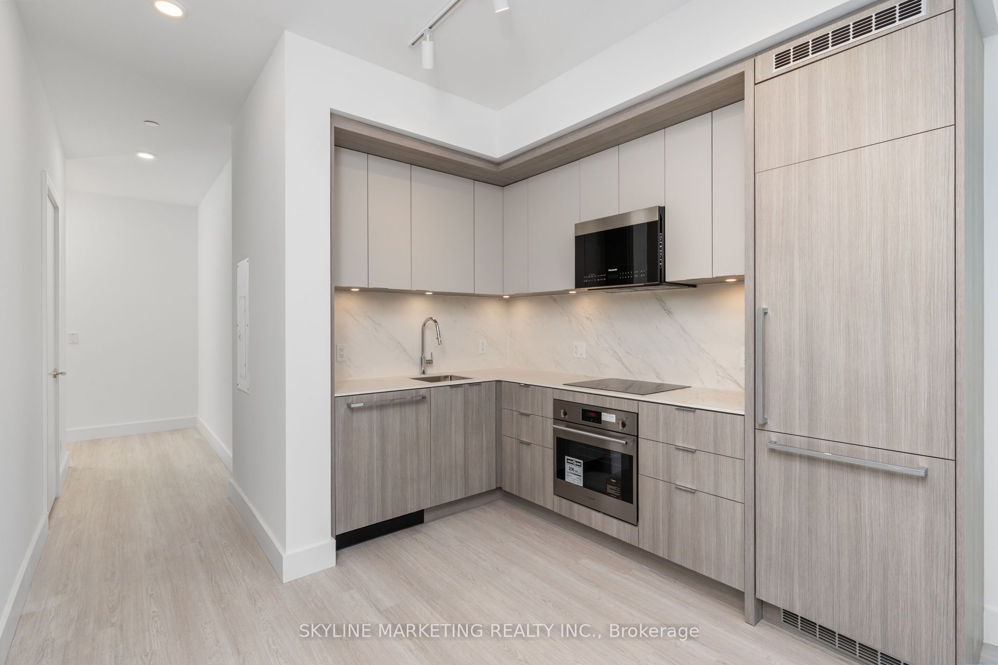6 Greenbriar Road 210 Property Photo 1