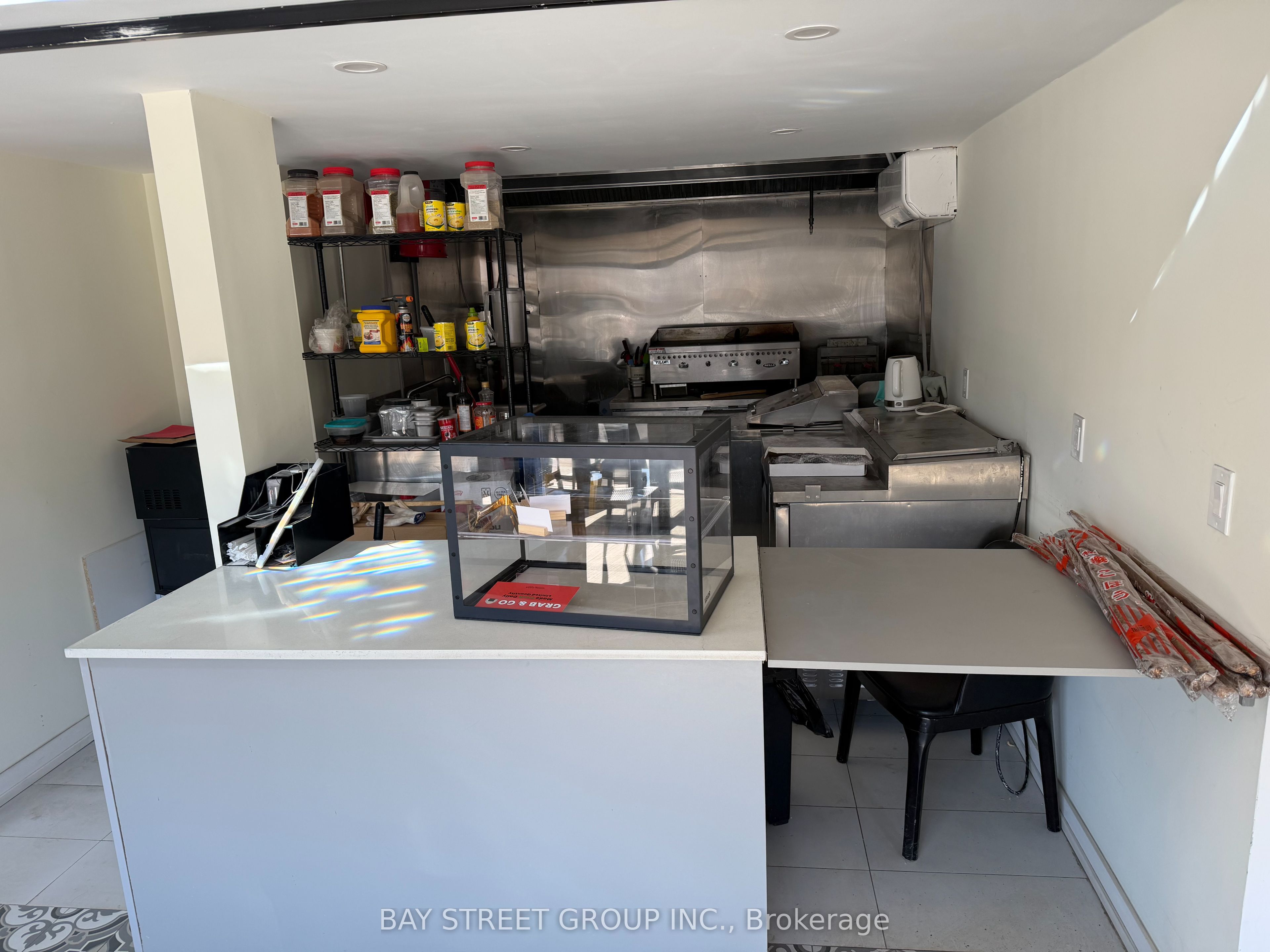 364 Huron Street Property Photo 5