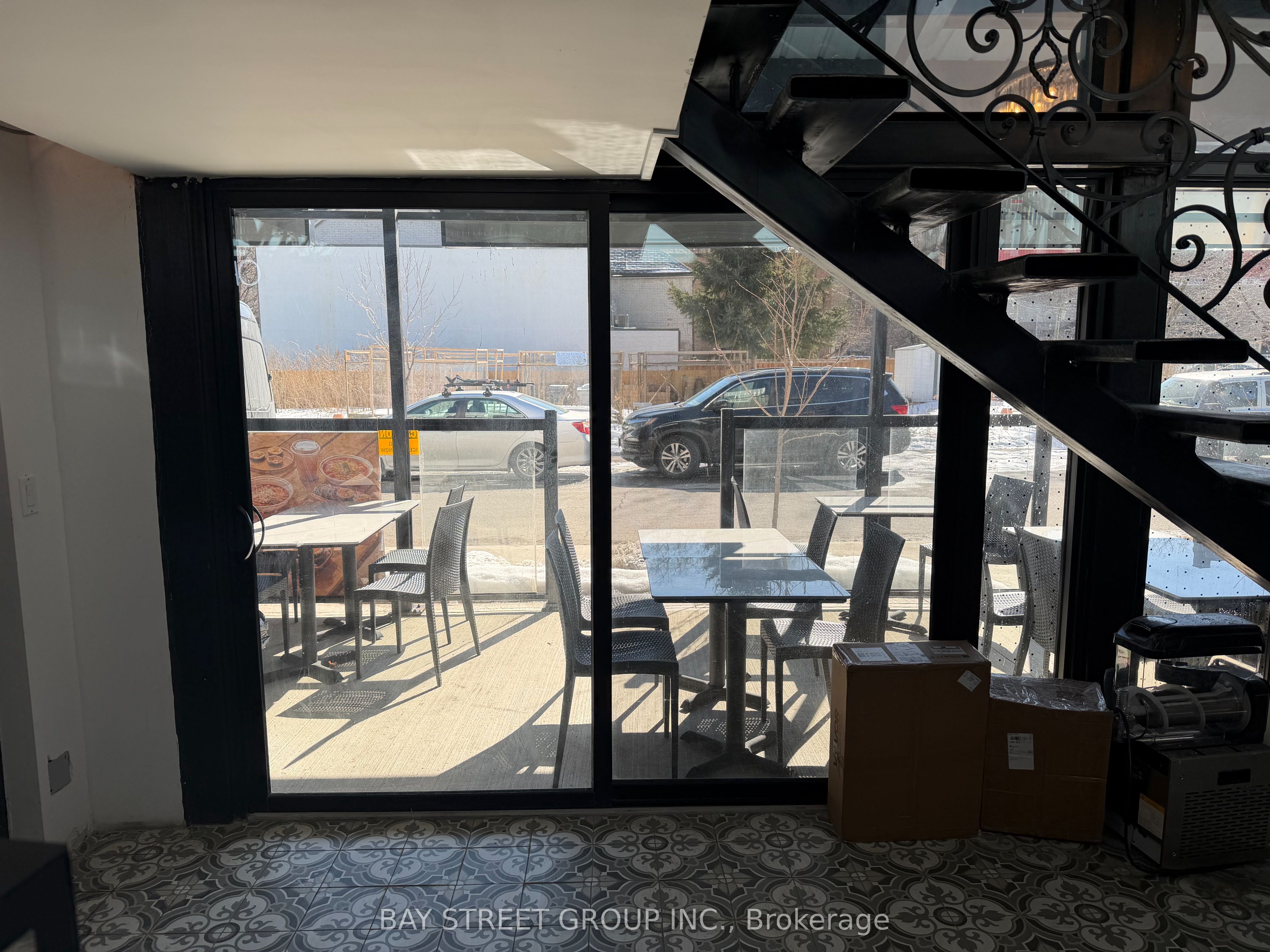 364 Huron Street Property Photo 8