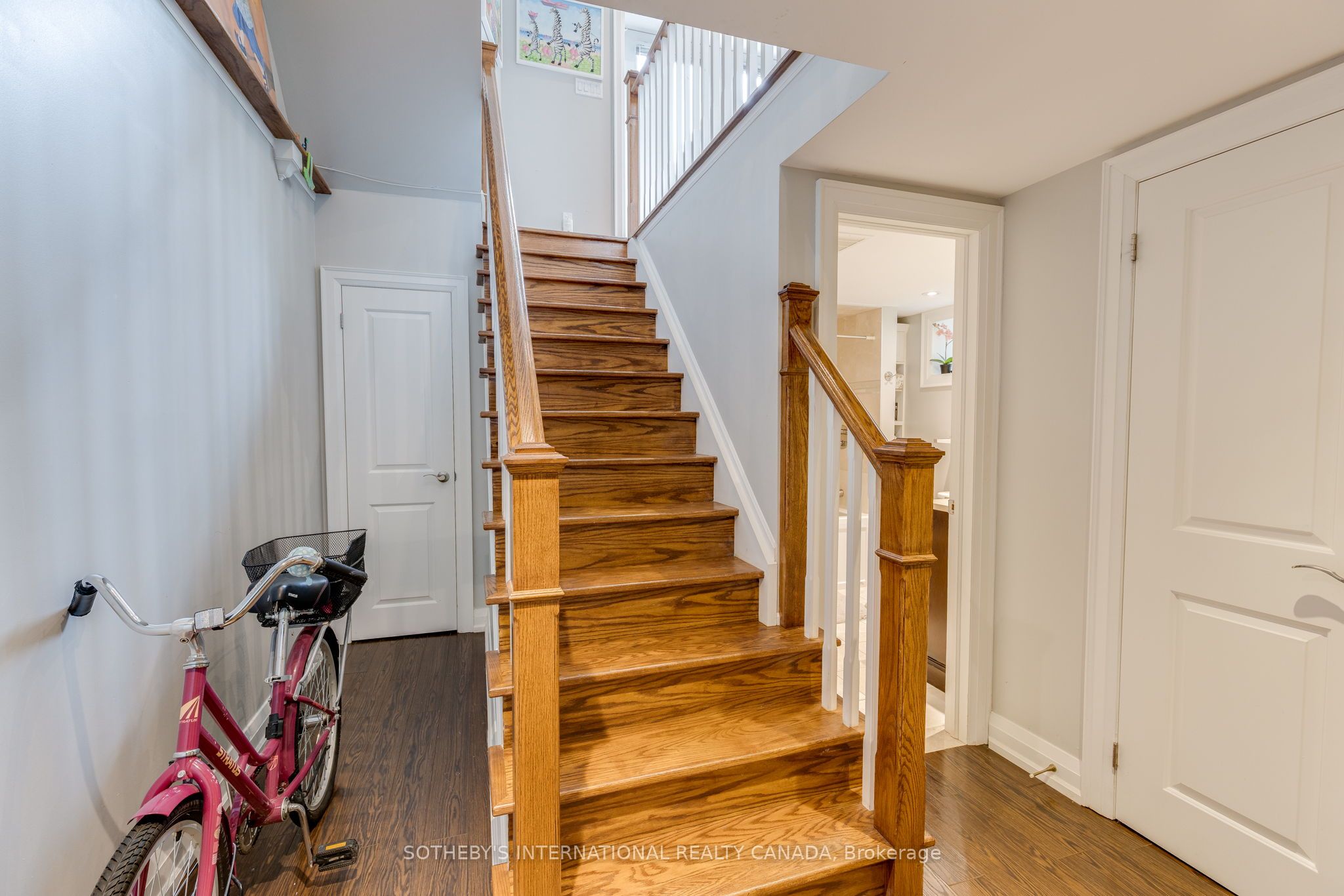 412 Wellesley Street E Property Photo 6