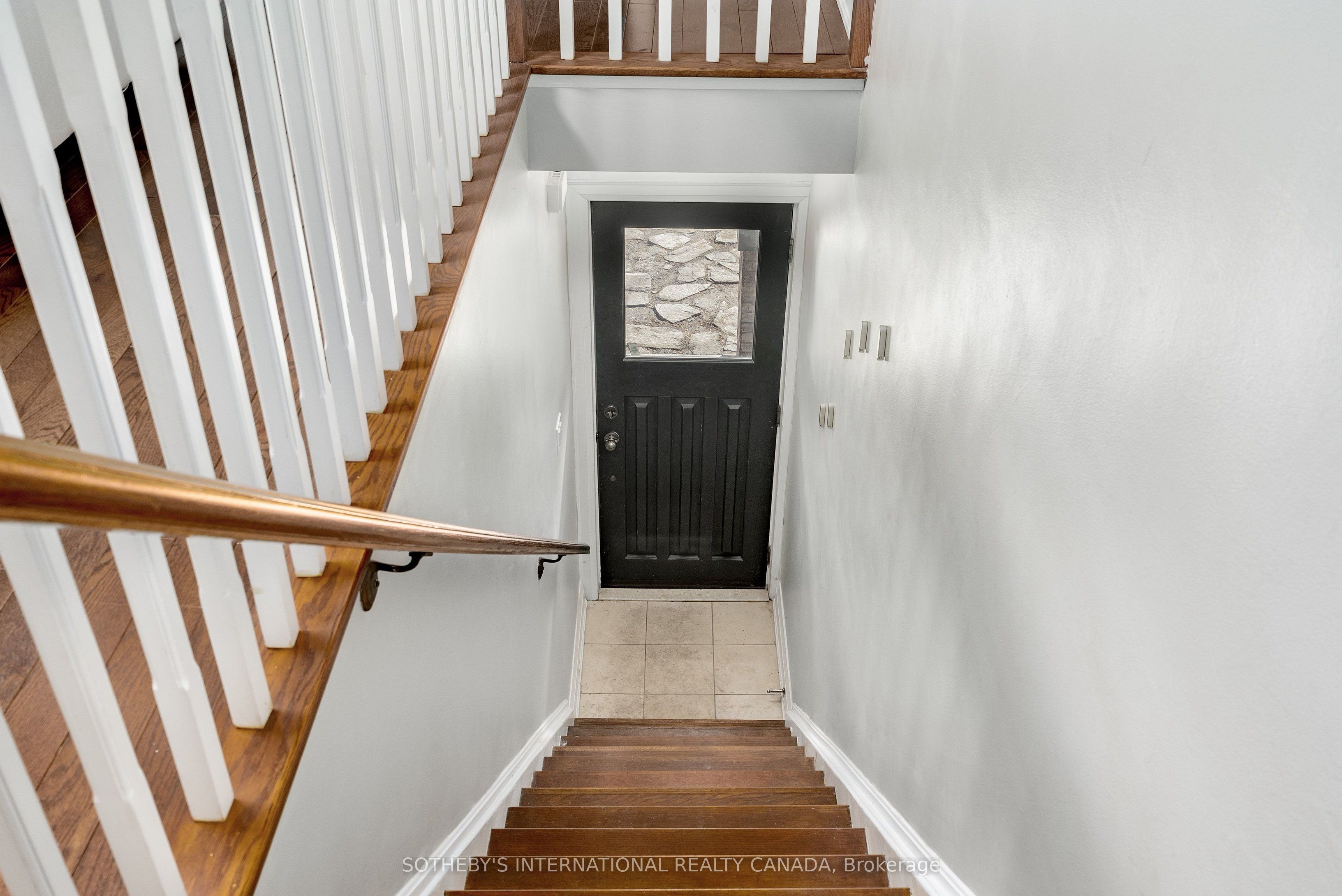 412 Wellesley Street E Property Photo 9