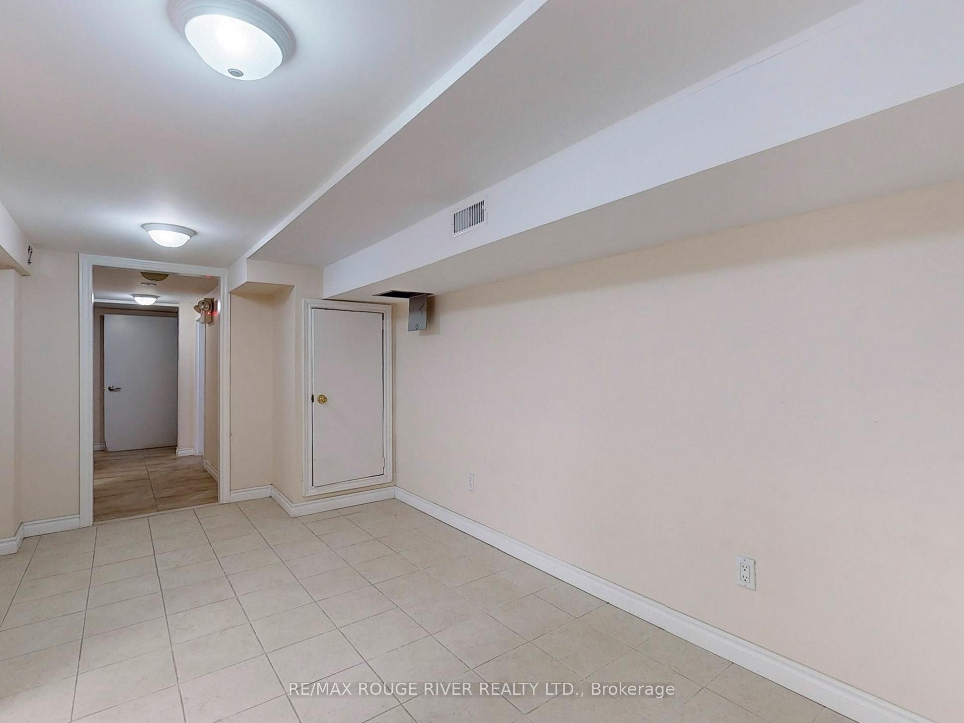 1556 Avenue Road Property Photo 18