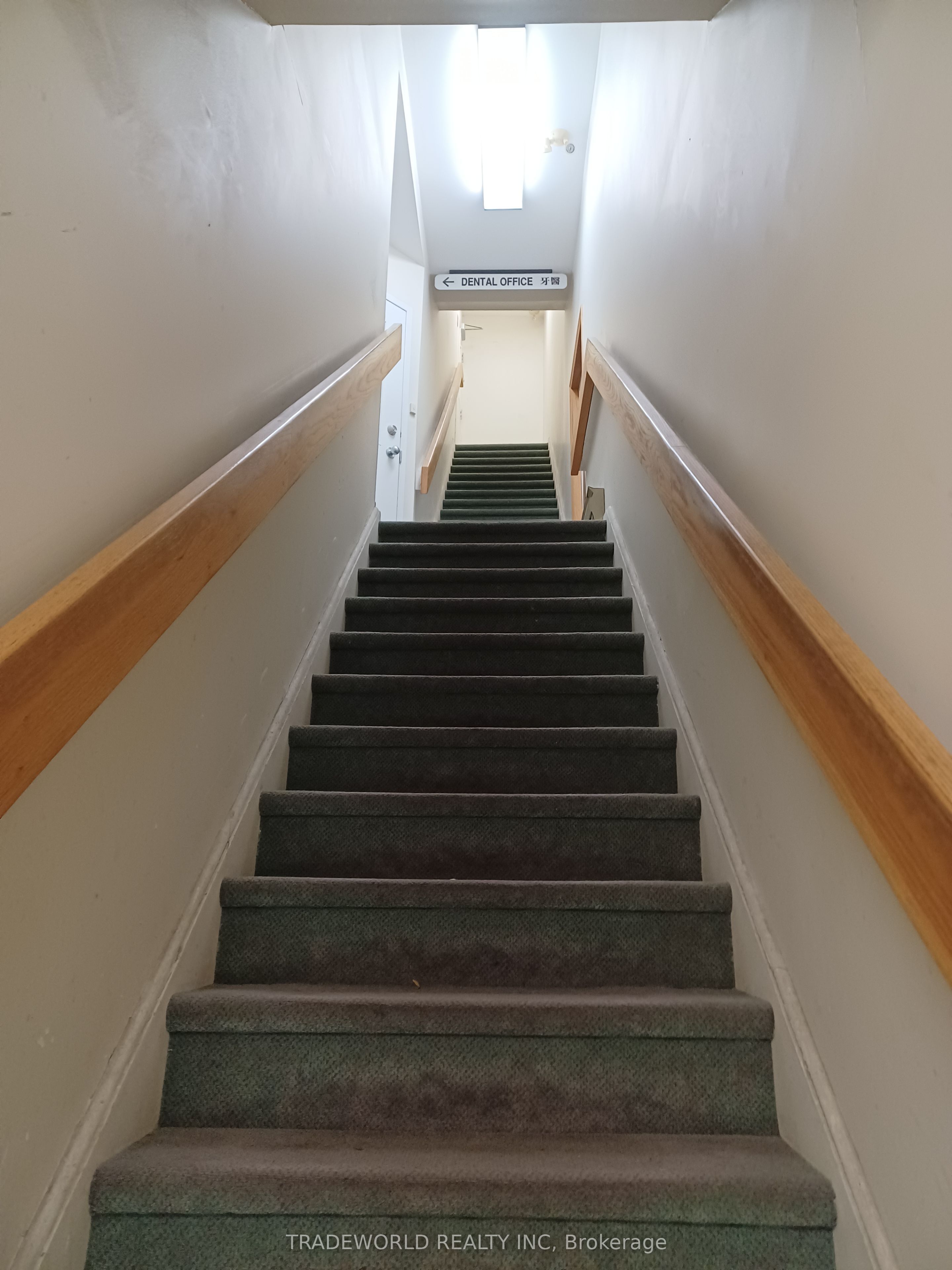 110 Beverley Street Property Photo 4