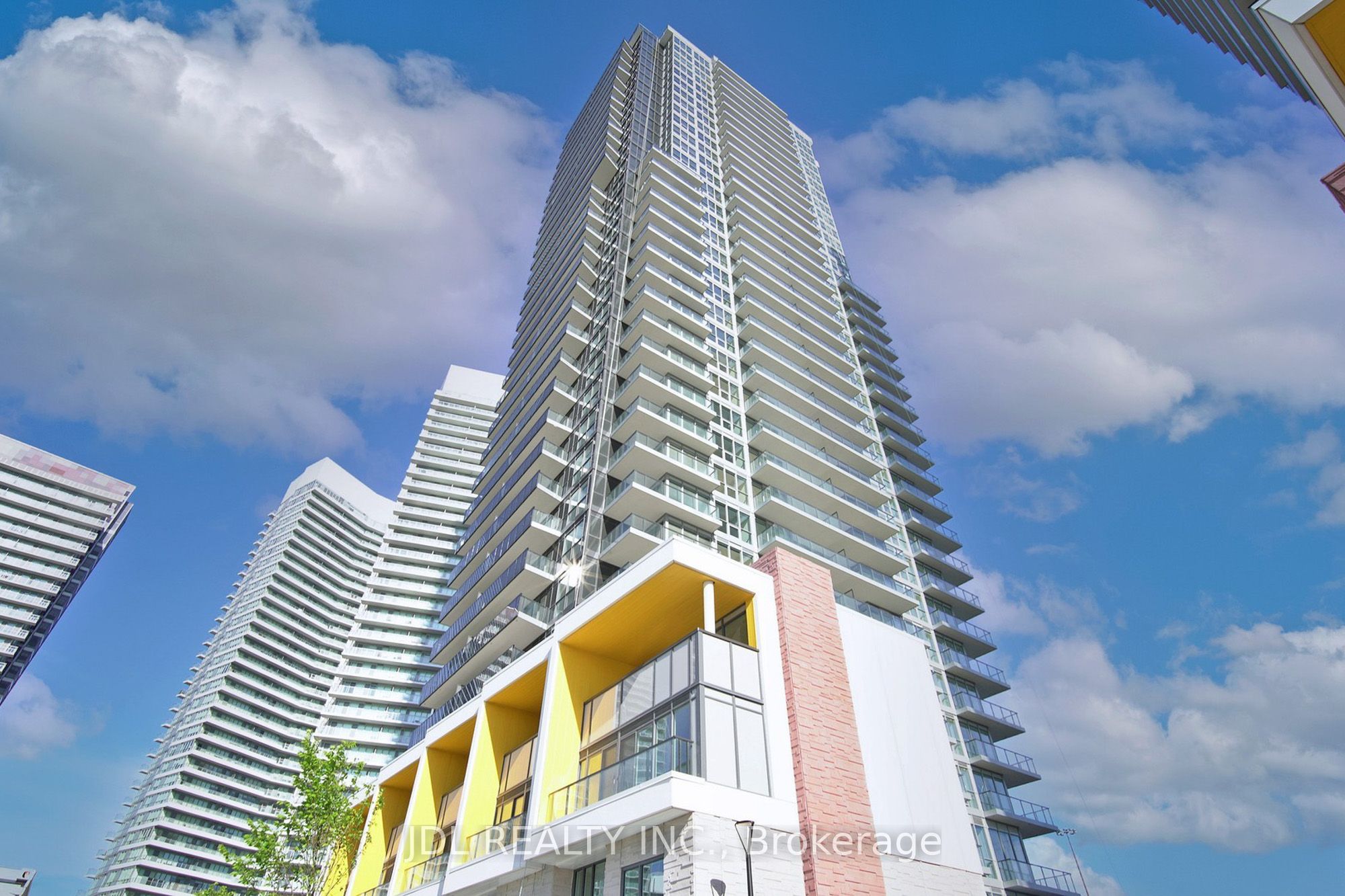 95 Mcmahon Drive Ph4101 Property Photo 4