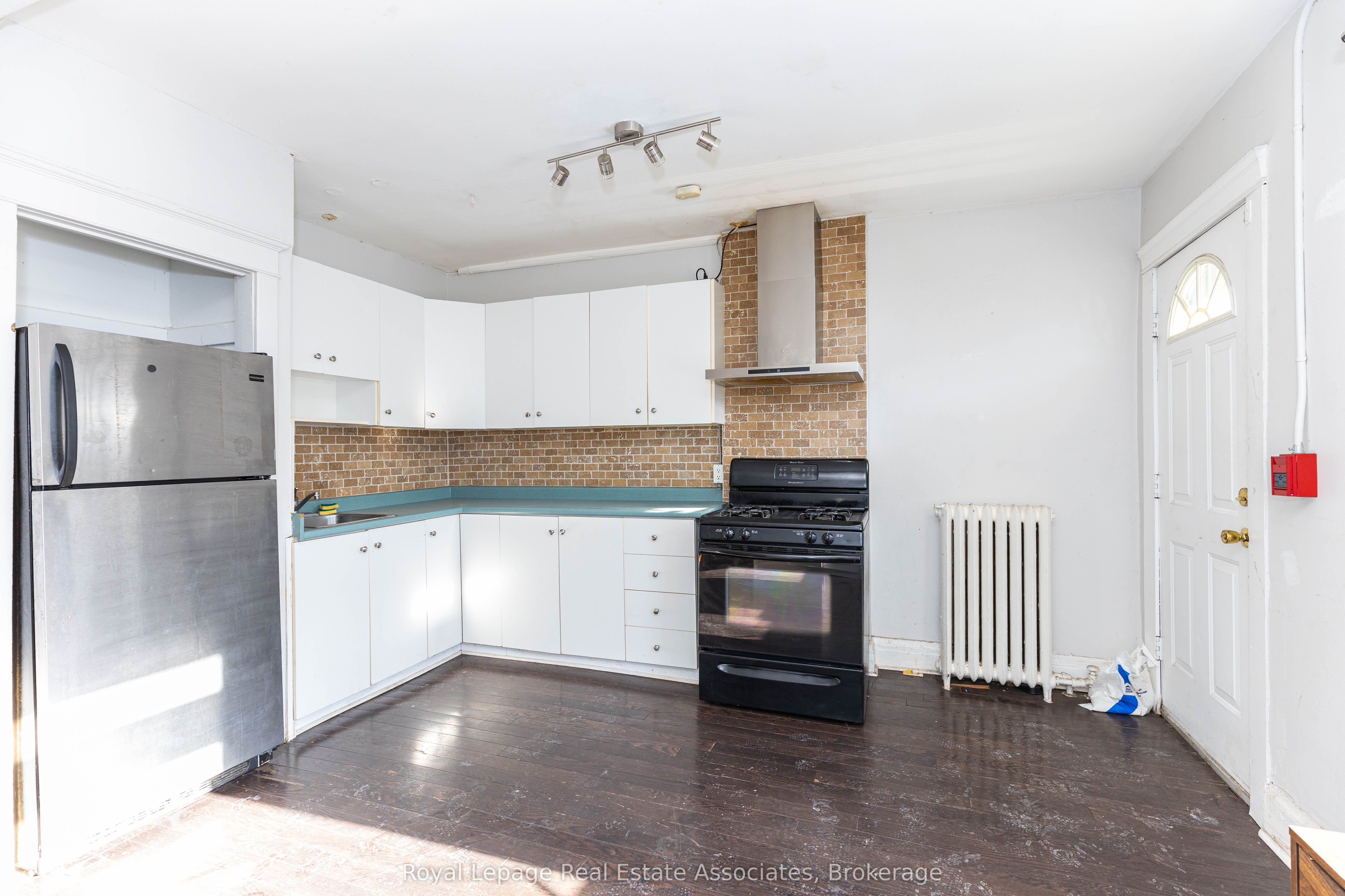 497 Bloor Street W 16 (3rd) Property Photo 6