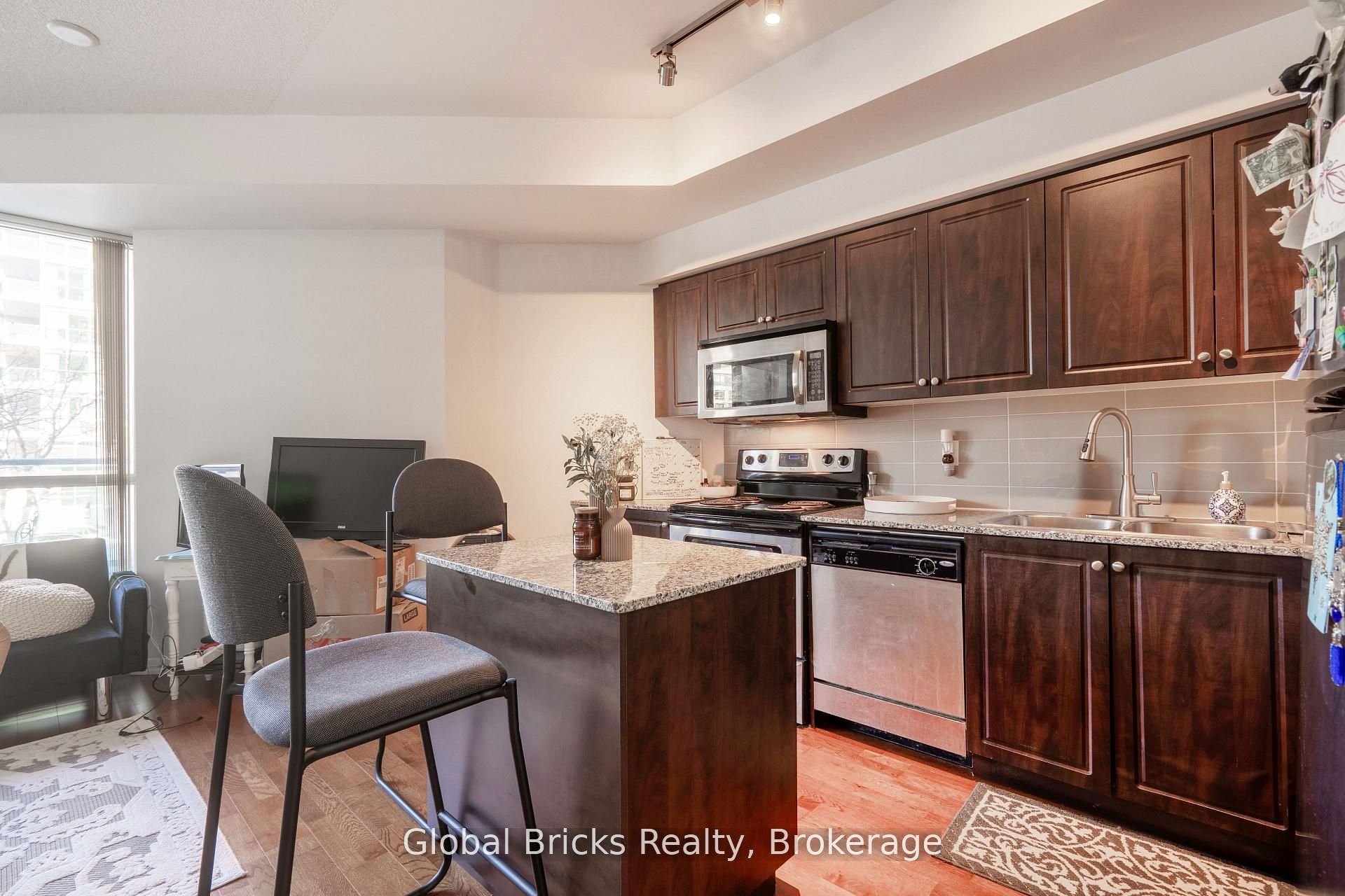 215 Fort York Boulevard #215 Property Photo 8