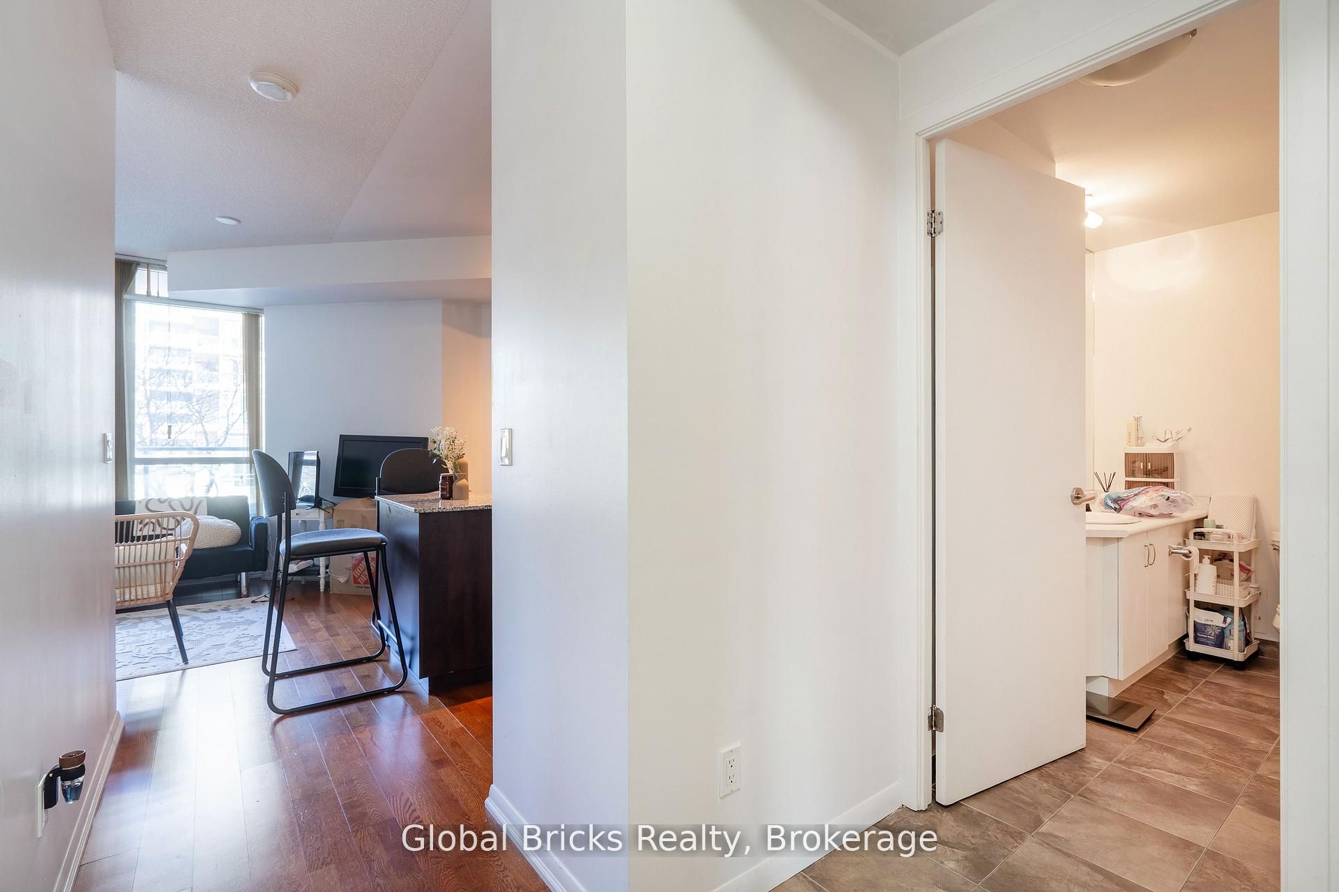 215 Fort York Boulevard #215 Property Photo 14
