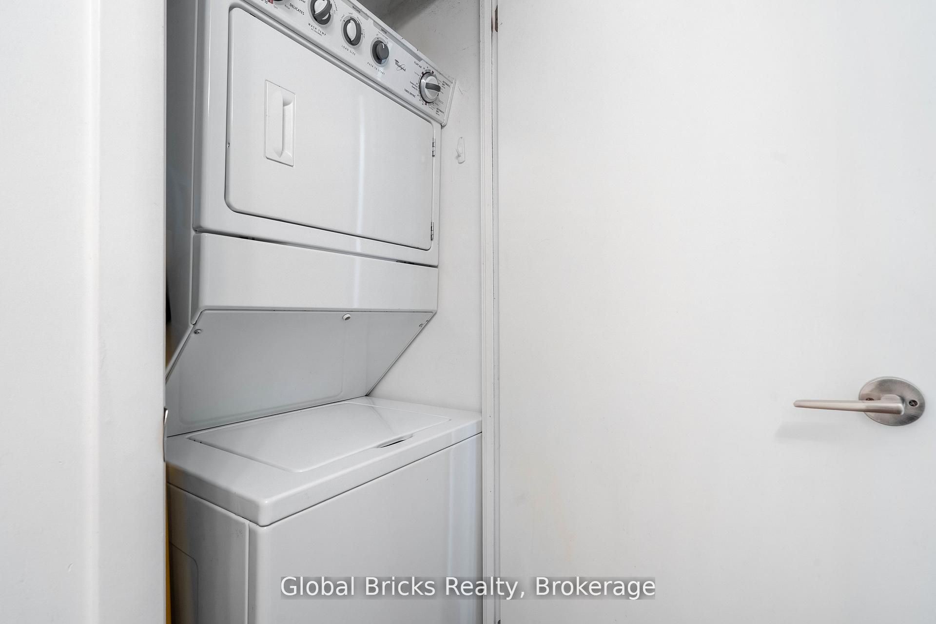 215 Fort York Boulevard #215 Property Photo 17