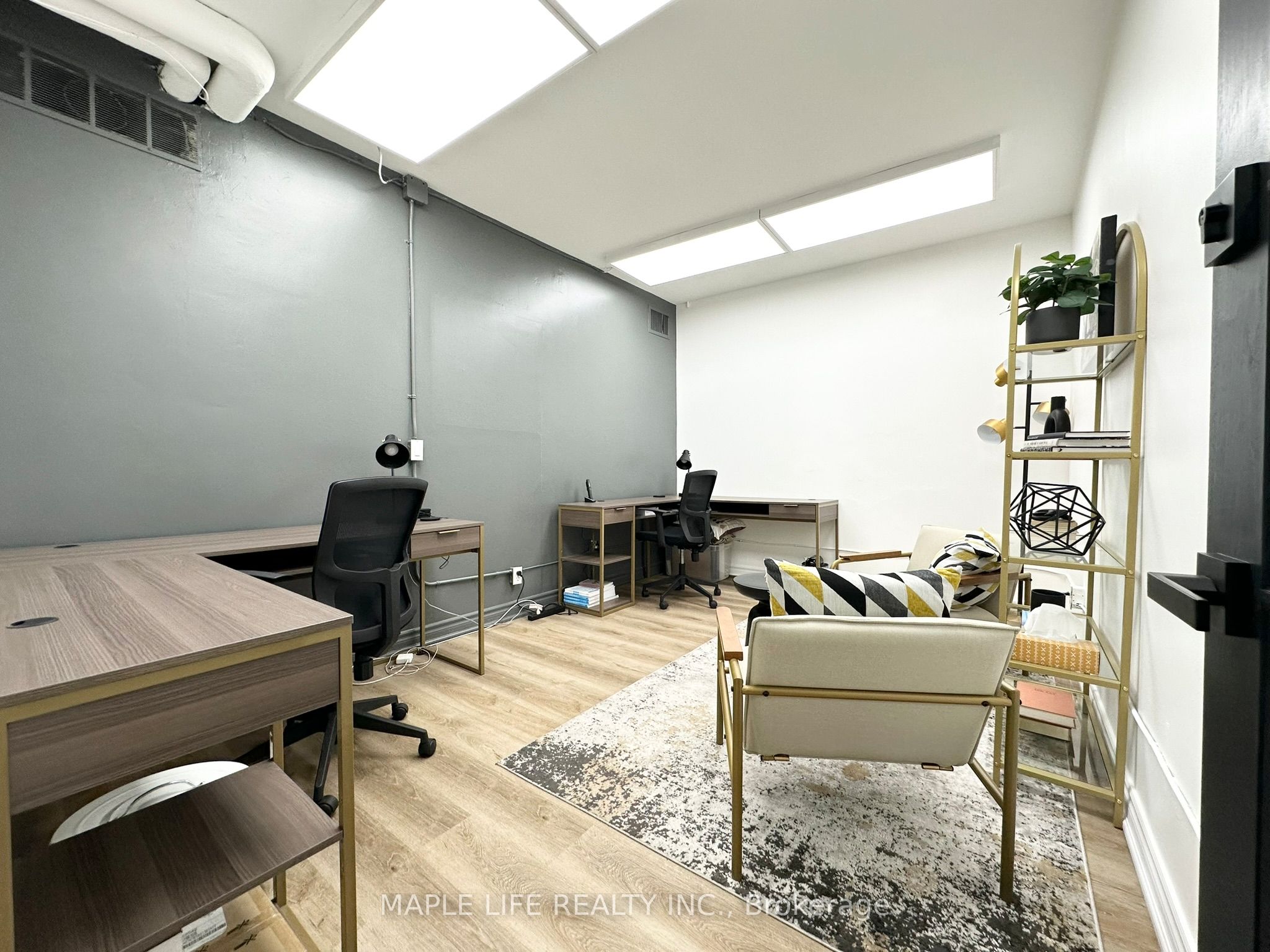 901 Yonge Street Lower Property Photo 13