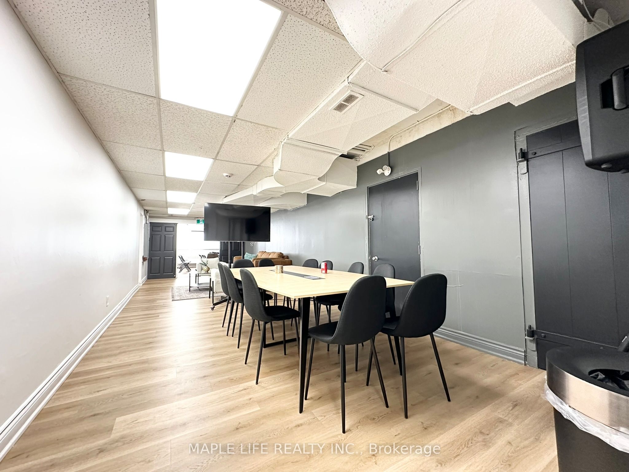 901 Yonge Street Lower Property Photo 19