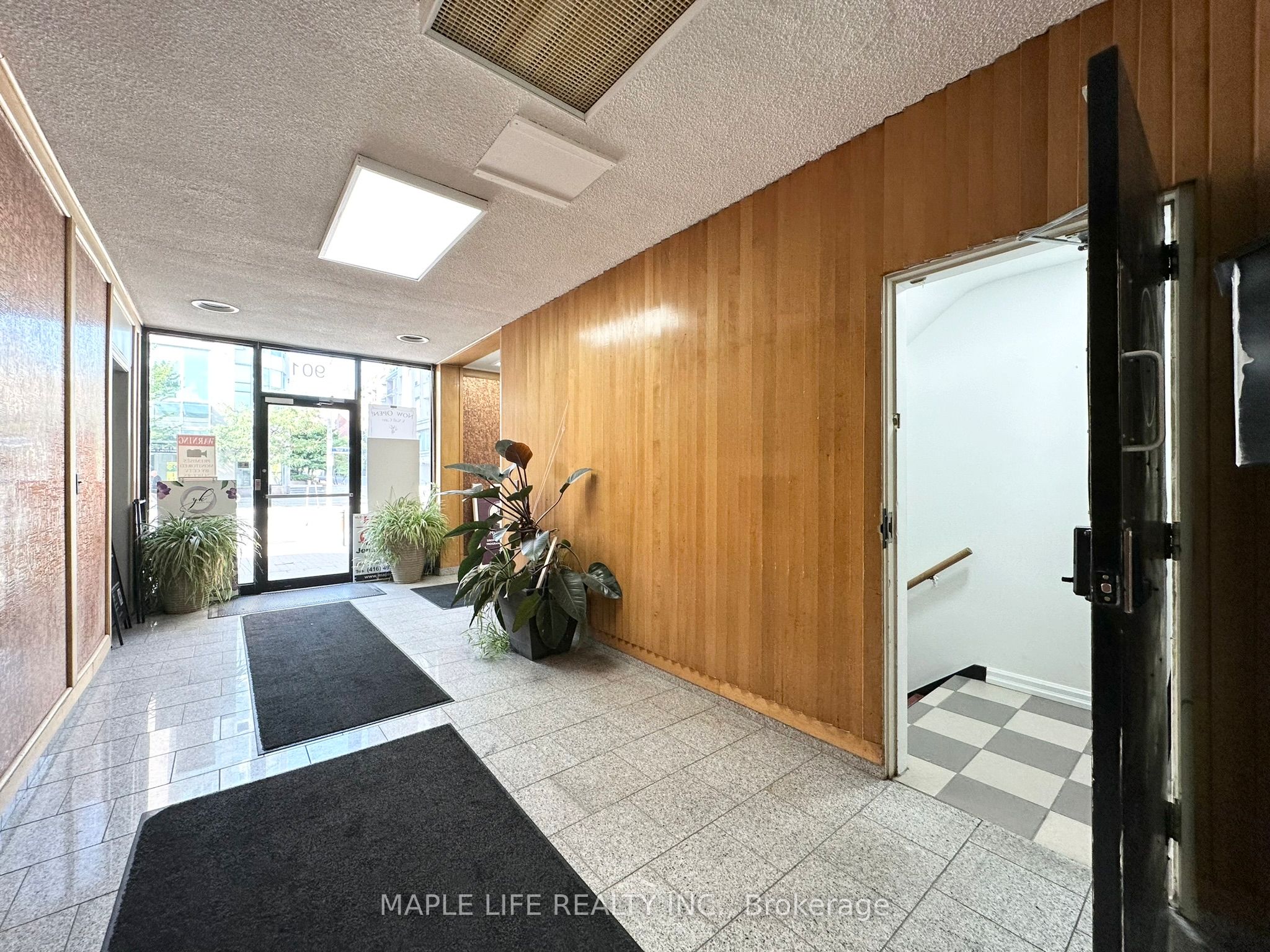 901 Yonge Street Lower Property Photo 27