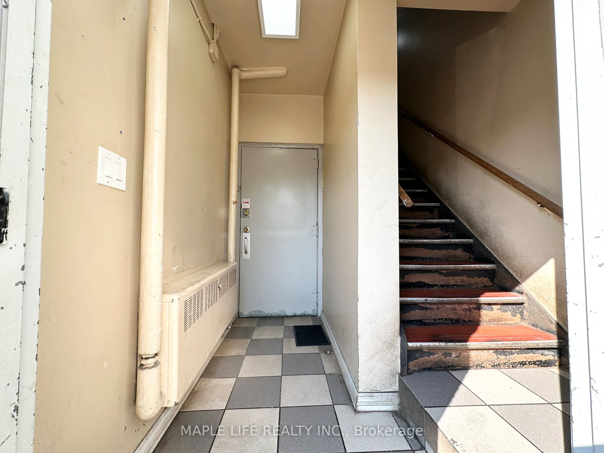 901 Yonge Street Lower Property Photo 32