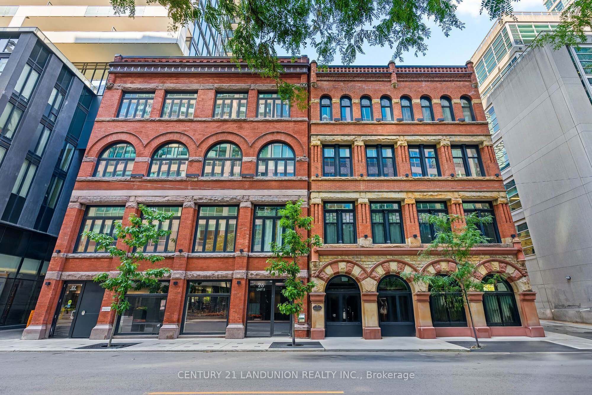 22 LOMBARD Street E 402