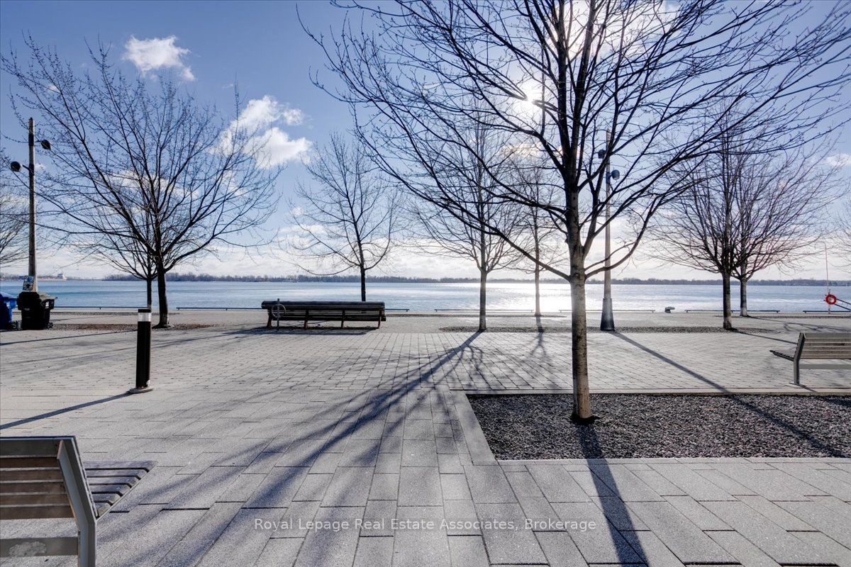 29 Queens Quay E 323 Property Photo 1