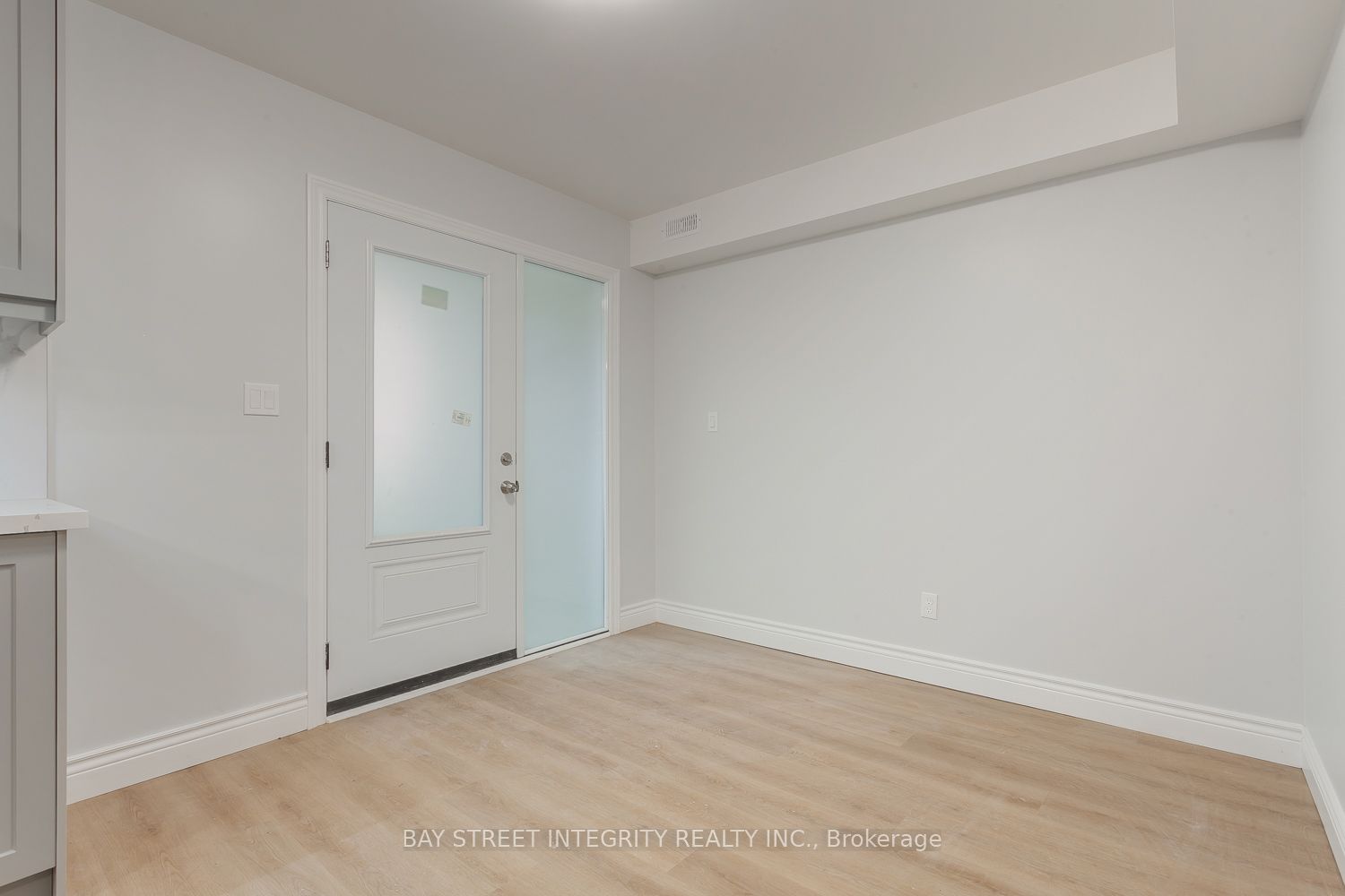 459 Palmerston Boulevard Lower Property Photo 4