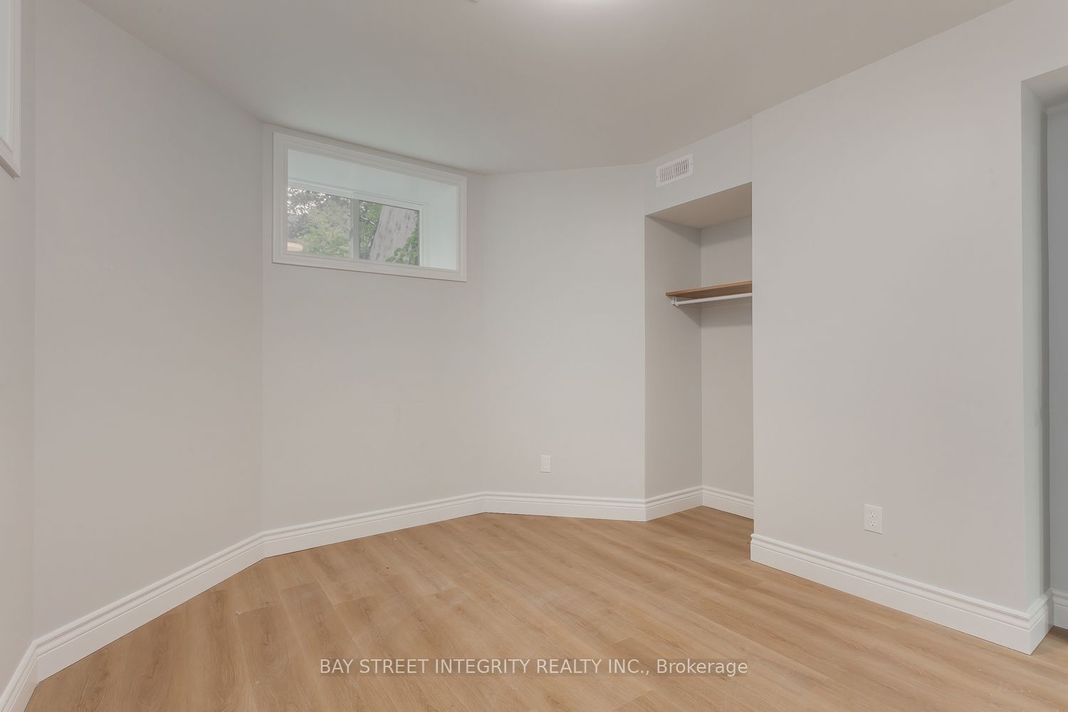 459 Palmerston Boulevard Lower Property Photo 8