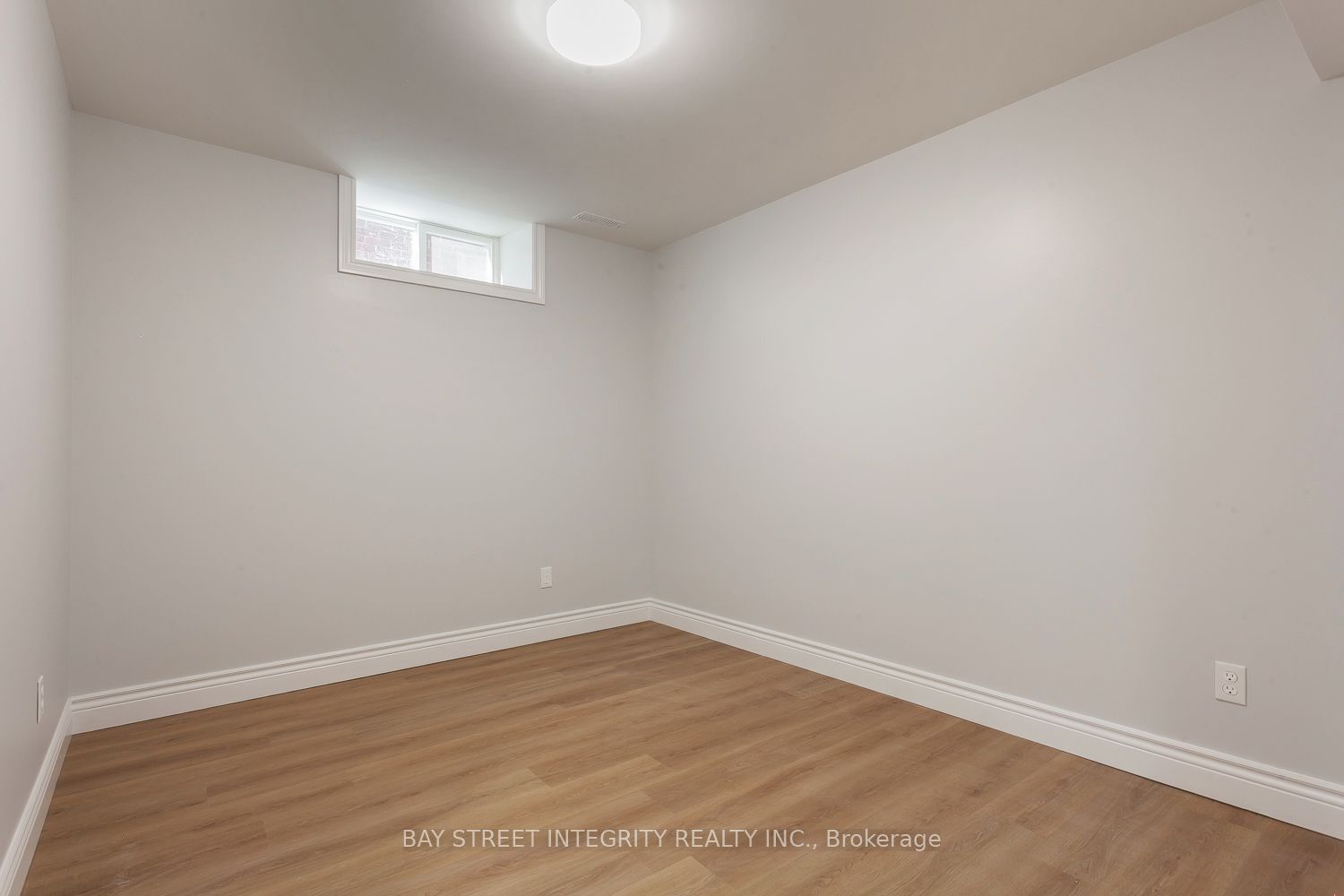 459 Palmerston Boulevard Lower Property Photo 10