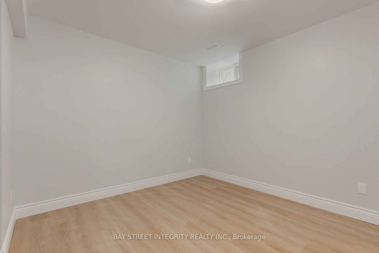 459 Palmerston Boulevard Lower Property Photo 13