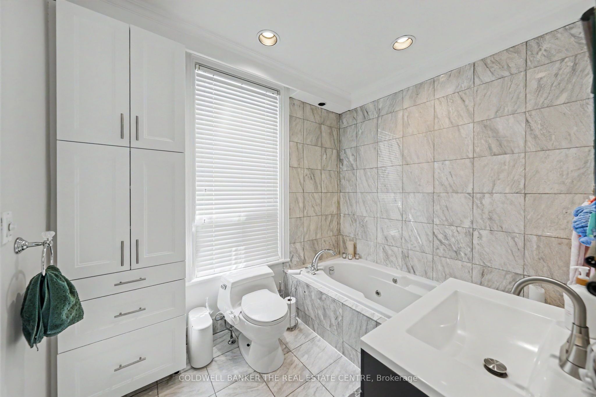 413 Sherbourne Street E 3+ Property Photo 19