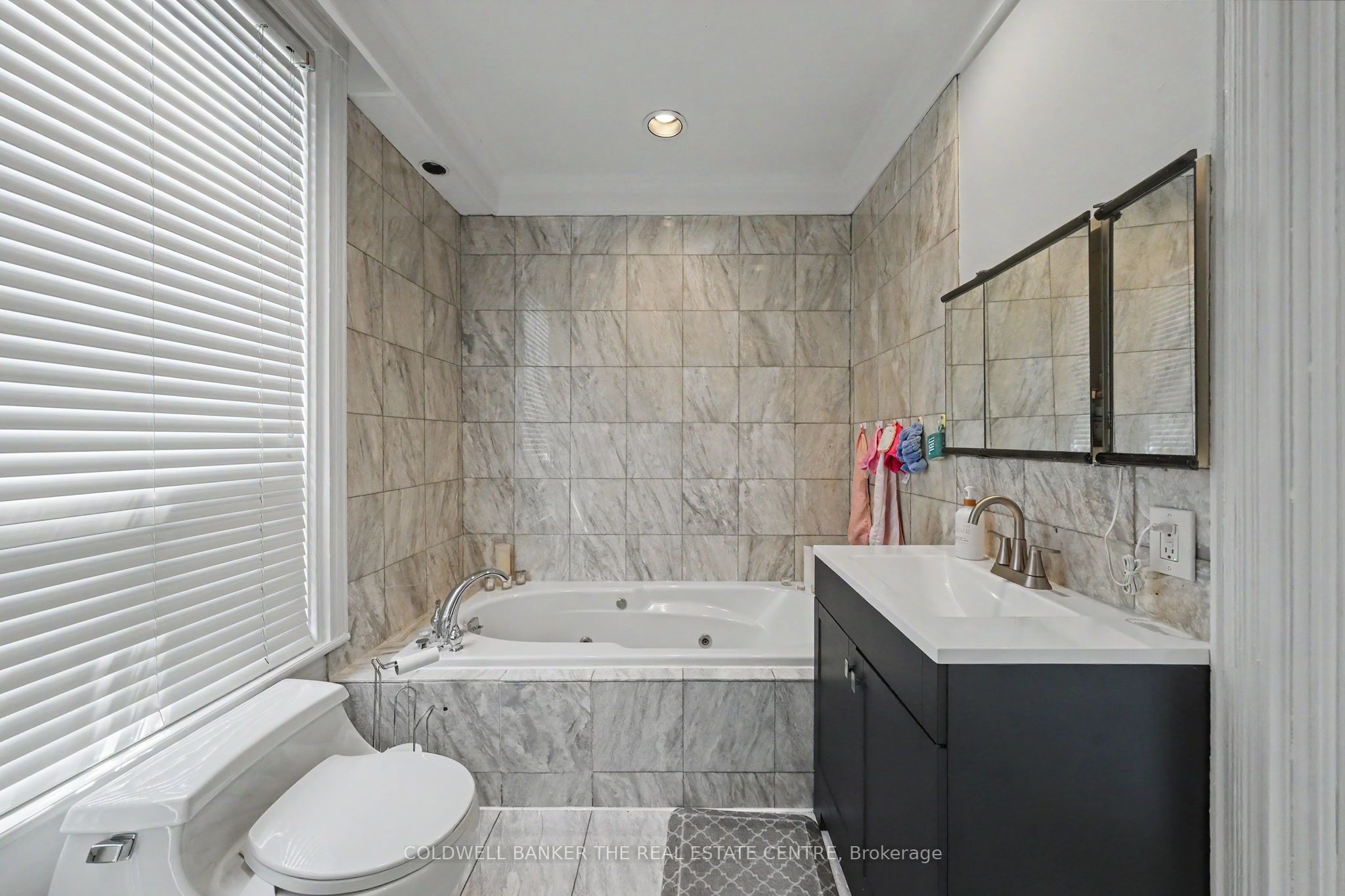 413 Sherbourne Street E 3+ Property Photo 20