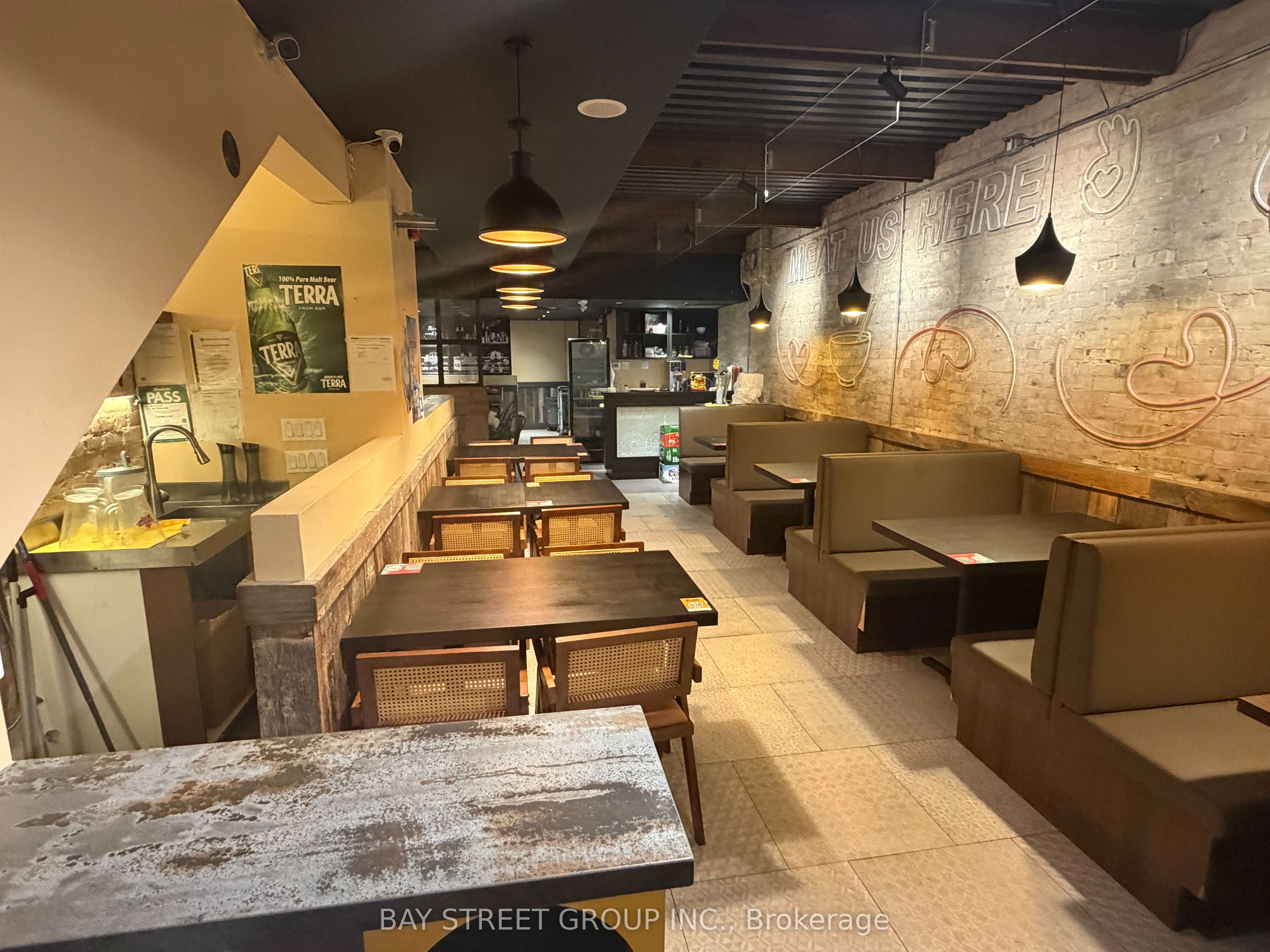 409 Spadina Avenue Property Photo 2