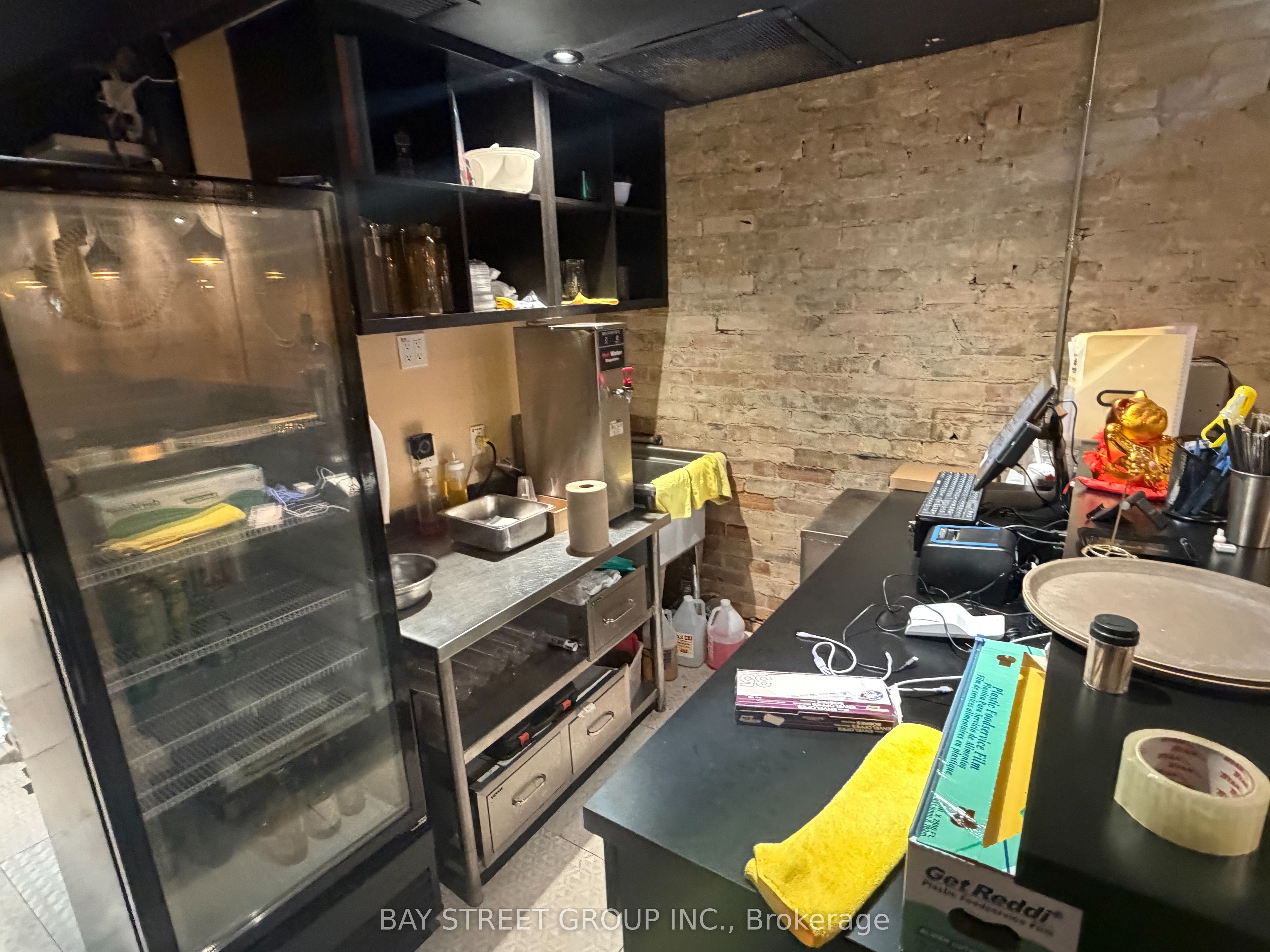 409 Spadina Avenue Property Photo 6