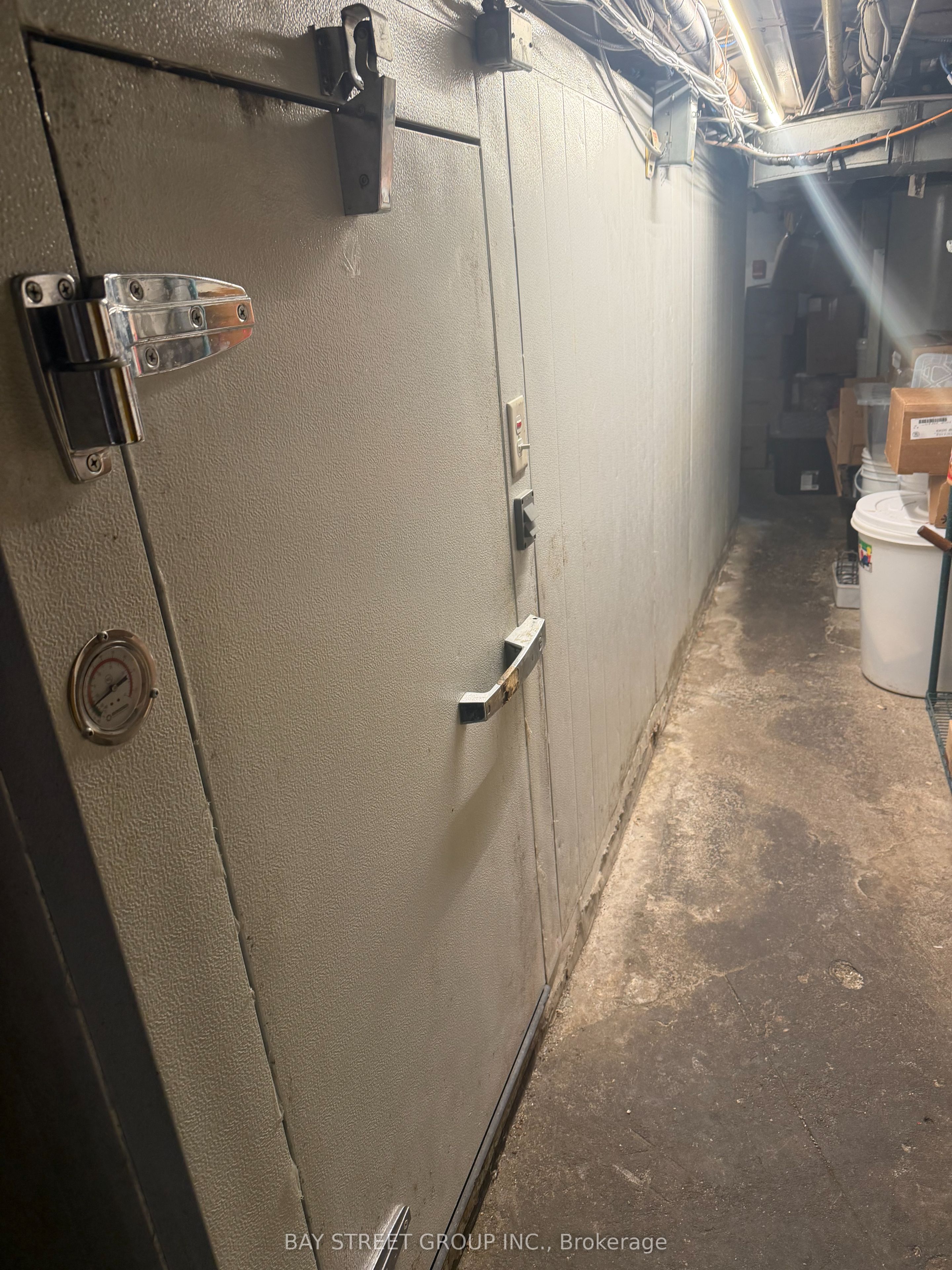 409 Spadina Avenue Property Photo 14