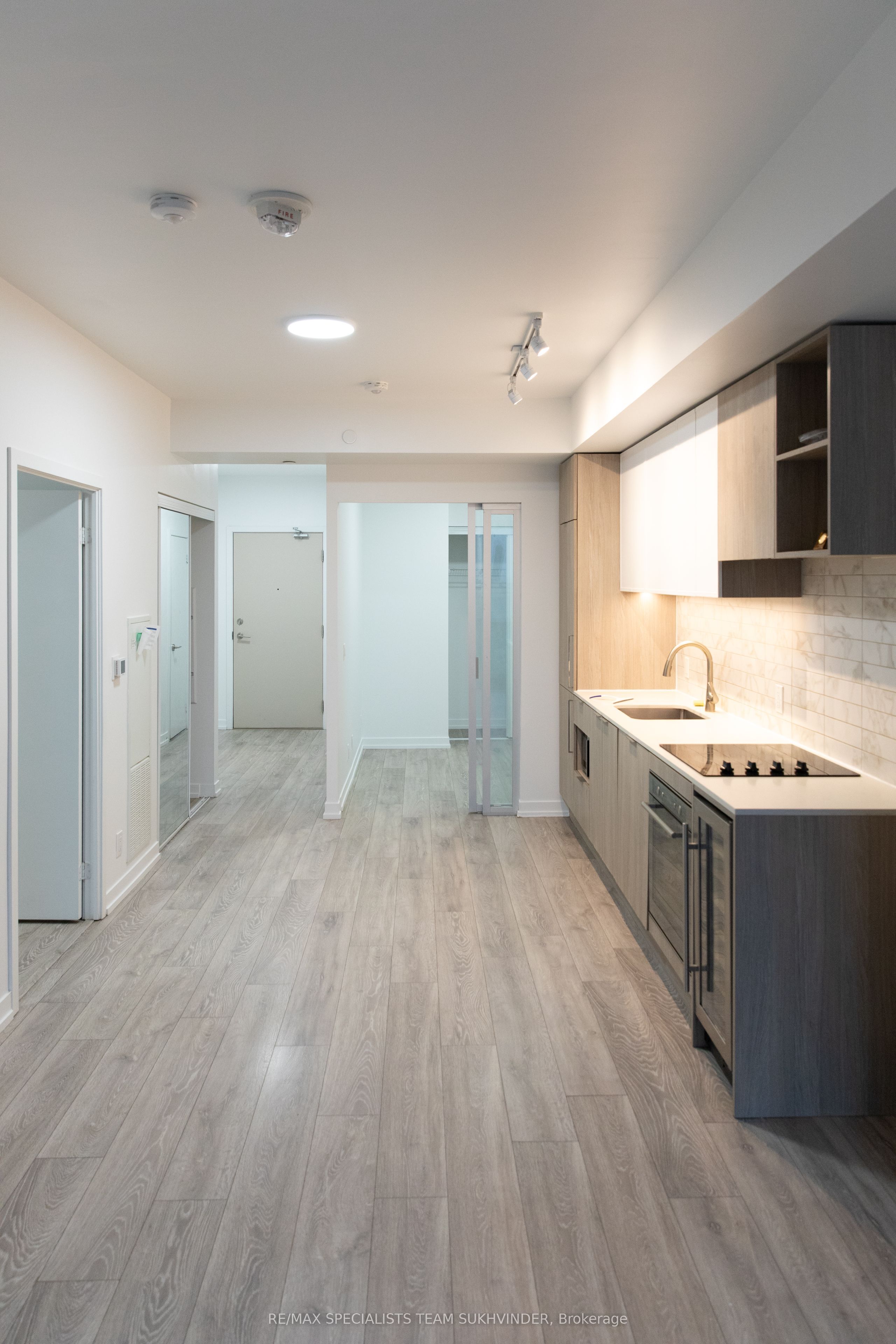 2020 Bathurst Street 637 Property Photo 3