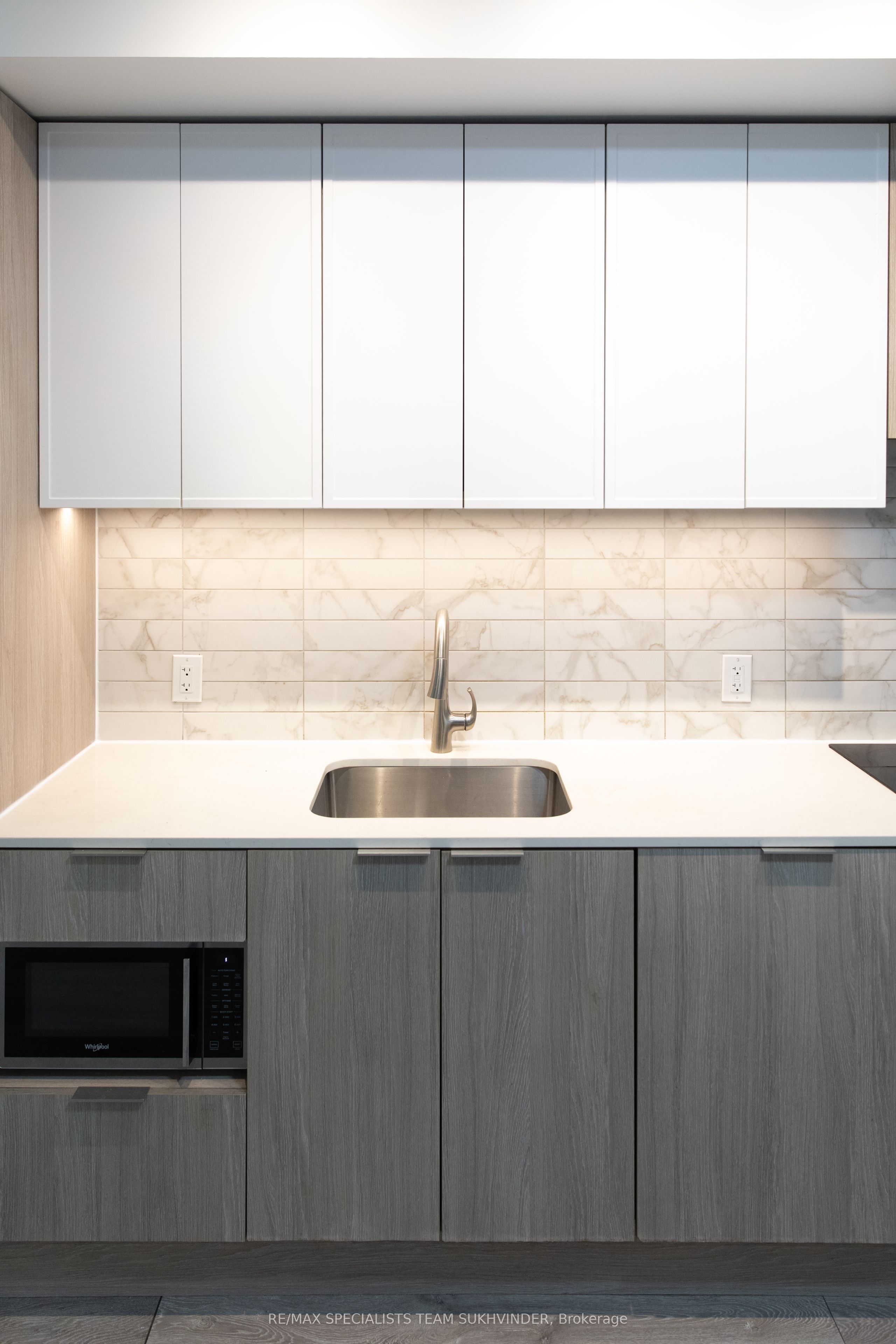 2020 Bathurst Street 637 Property Photo 4