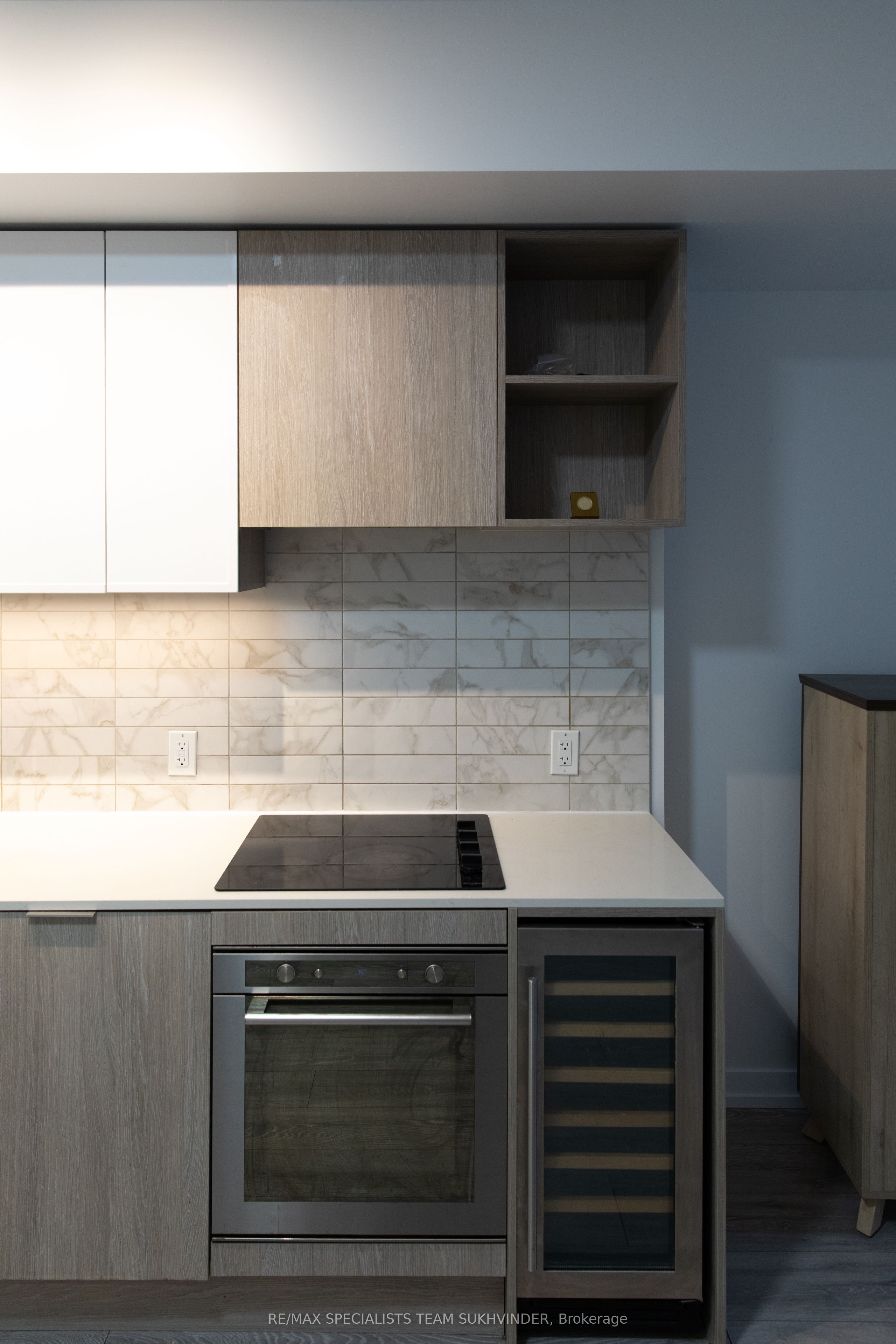 2020 Bathurst Street 637 Property Photo 5