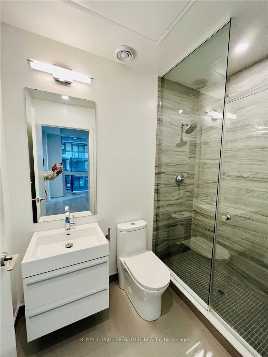 39 Roehampton Avenue 308 Property Photo 6