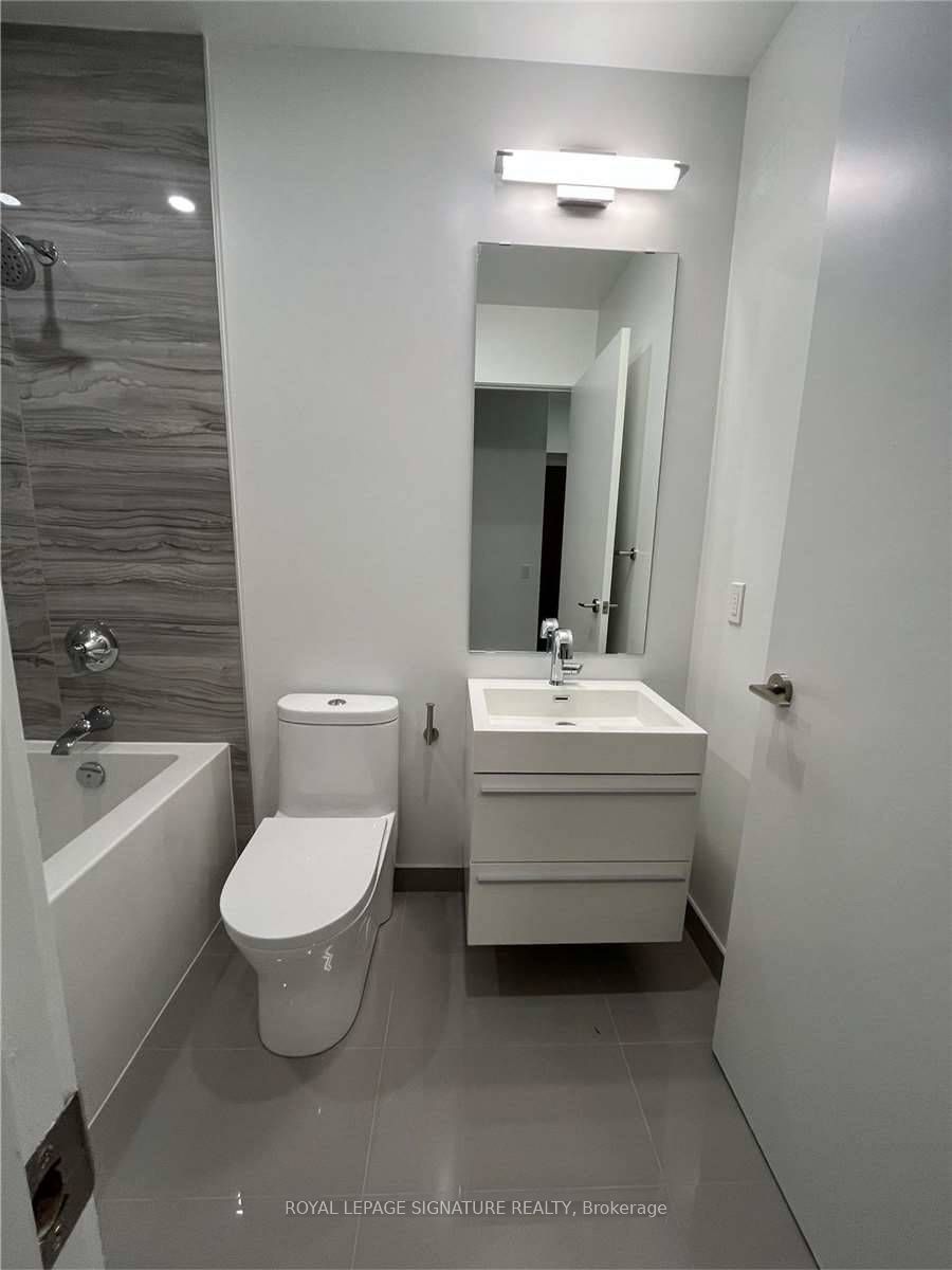 39 Roehampton Avenue 308 Property Photo 14