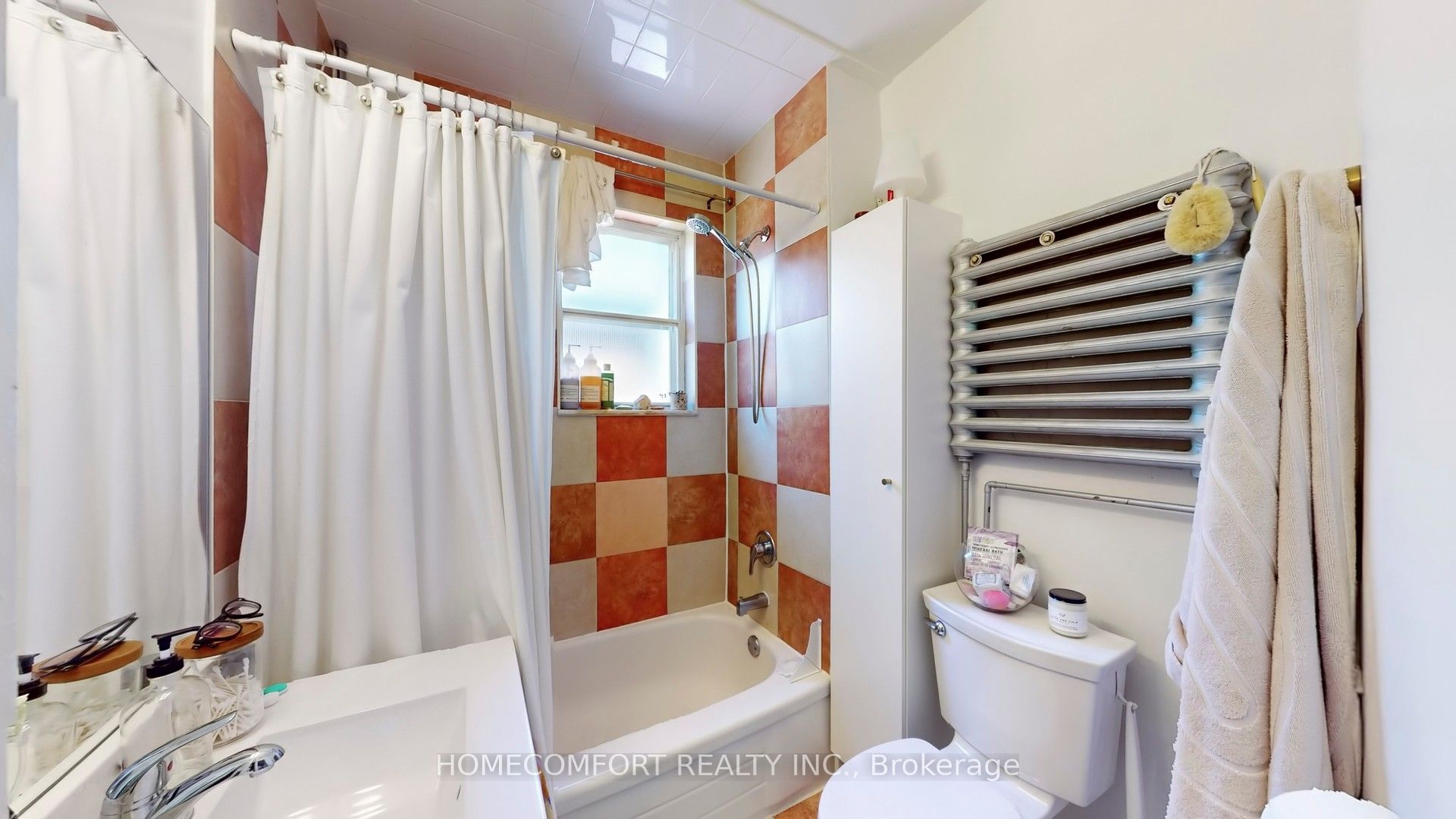 230 Robert Street Property Photo 32