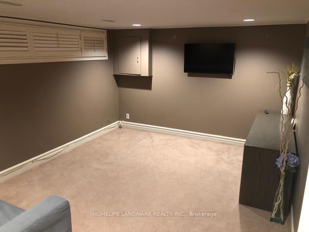 10 Oscar Court Bsmt Property Photo 3