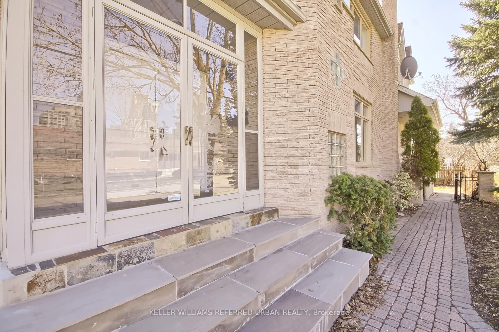 83 Norton Avenue Property Photo 6