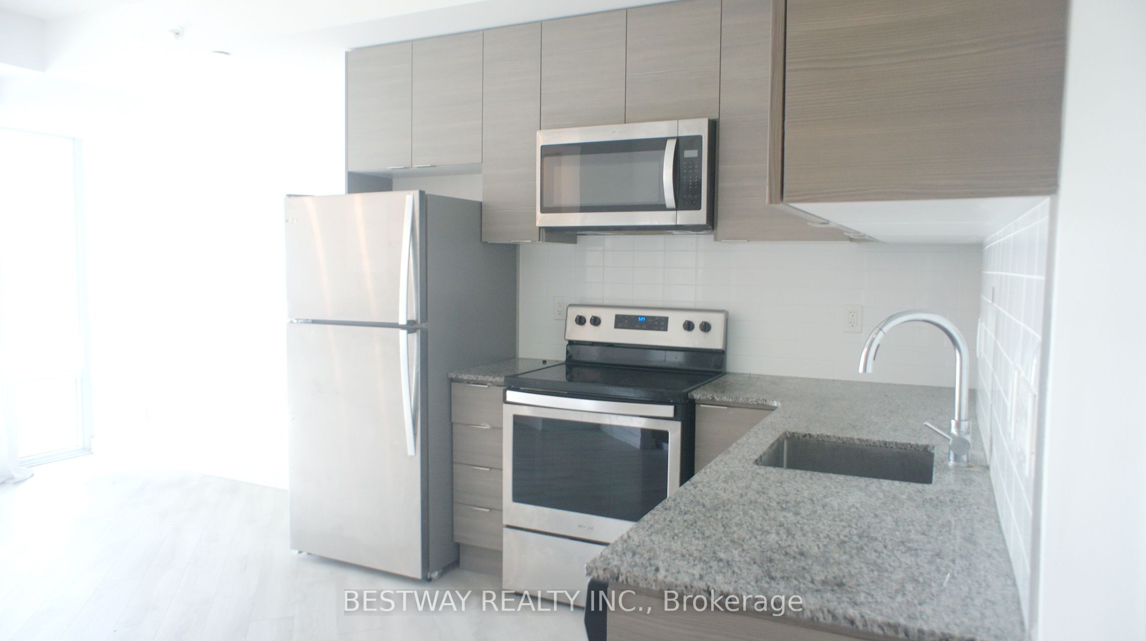 621 Sheppard Avenue E 355 Property Photo 8