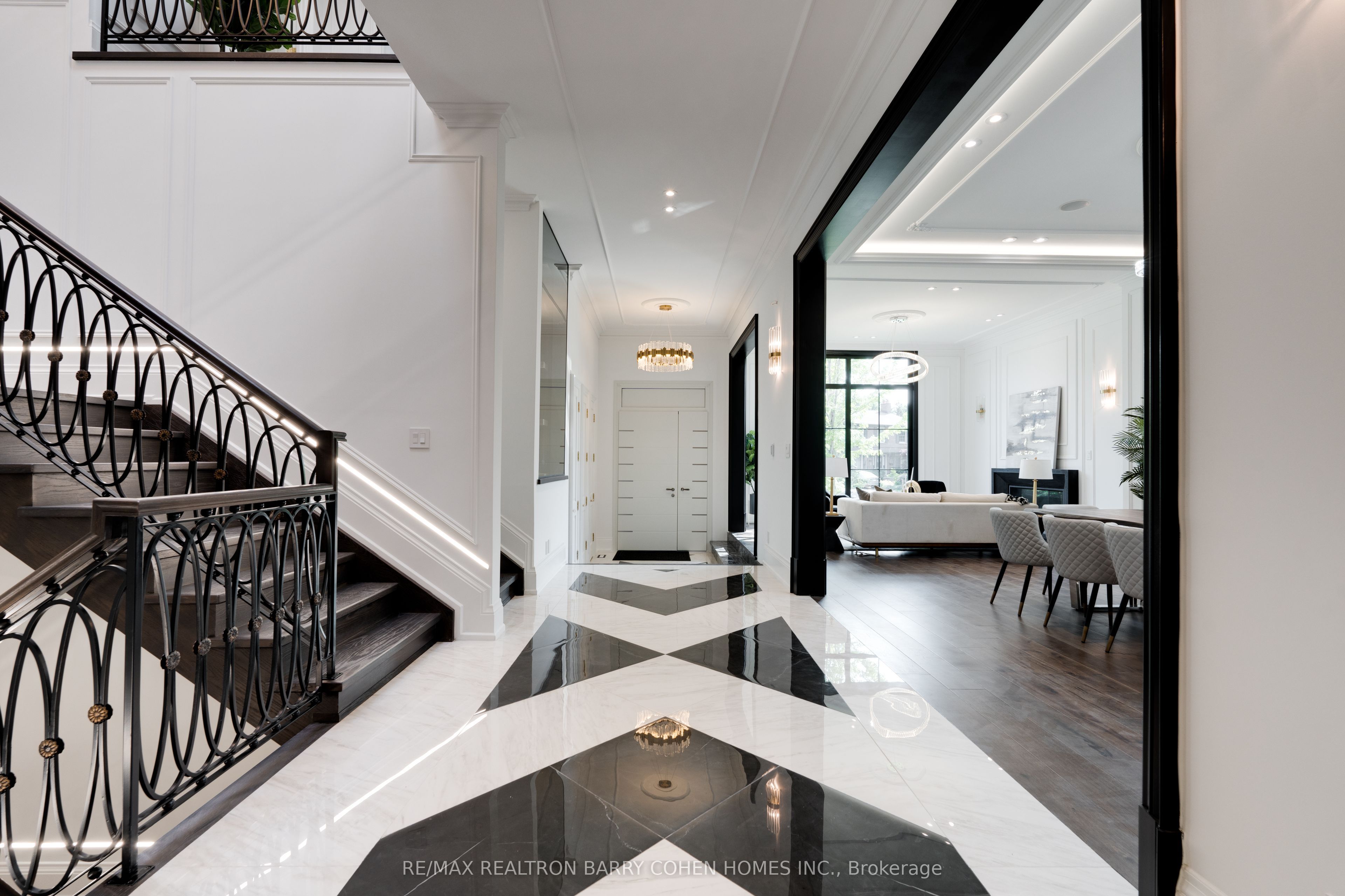 67 Montressor Drive N Property Photo 3